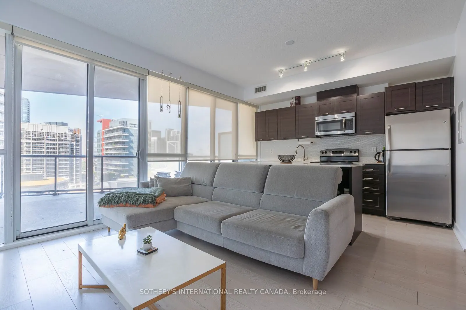 20 Bruyeres Mews, #1101