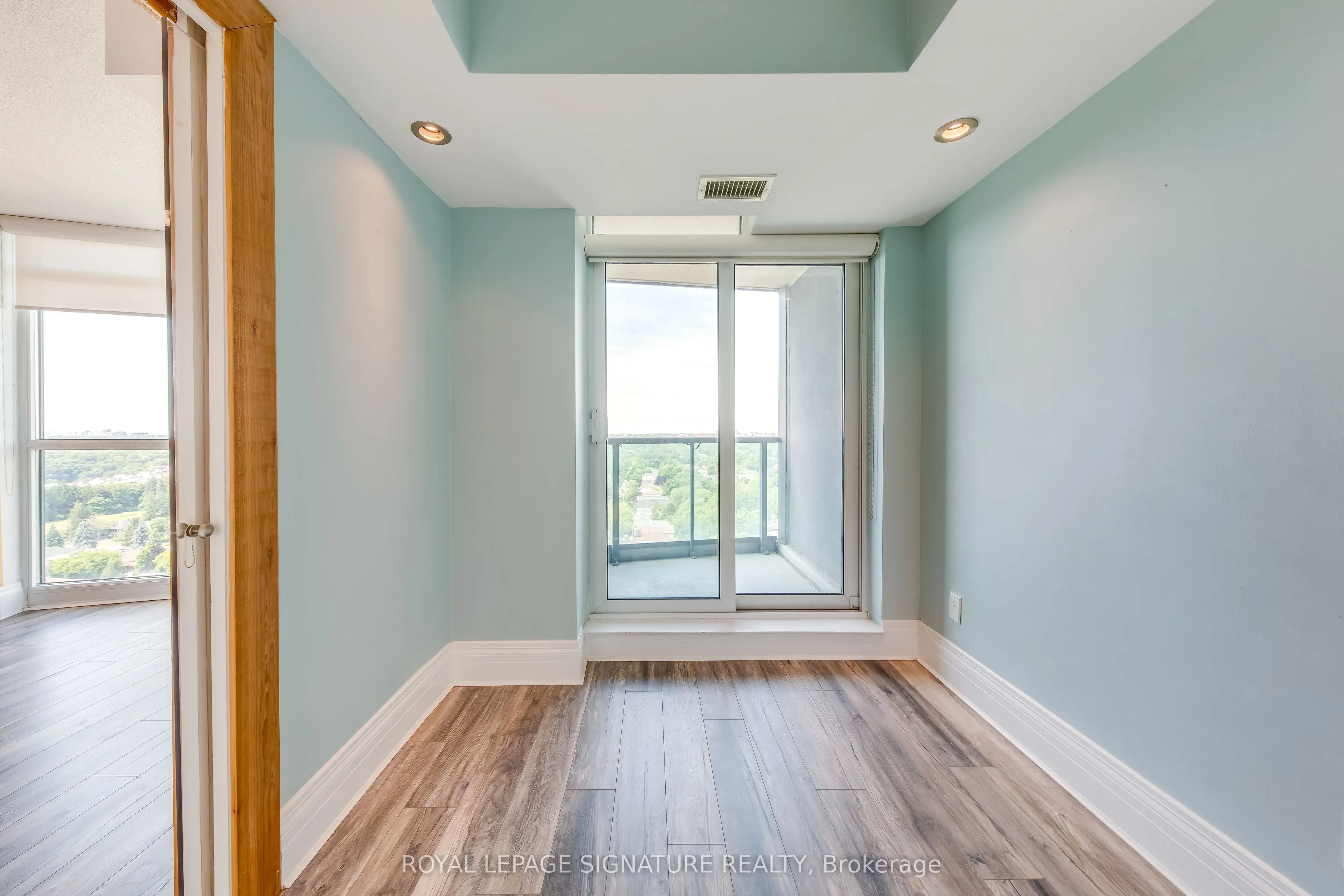 28 Harrison Garden Boulevard, #2107