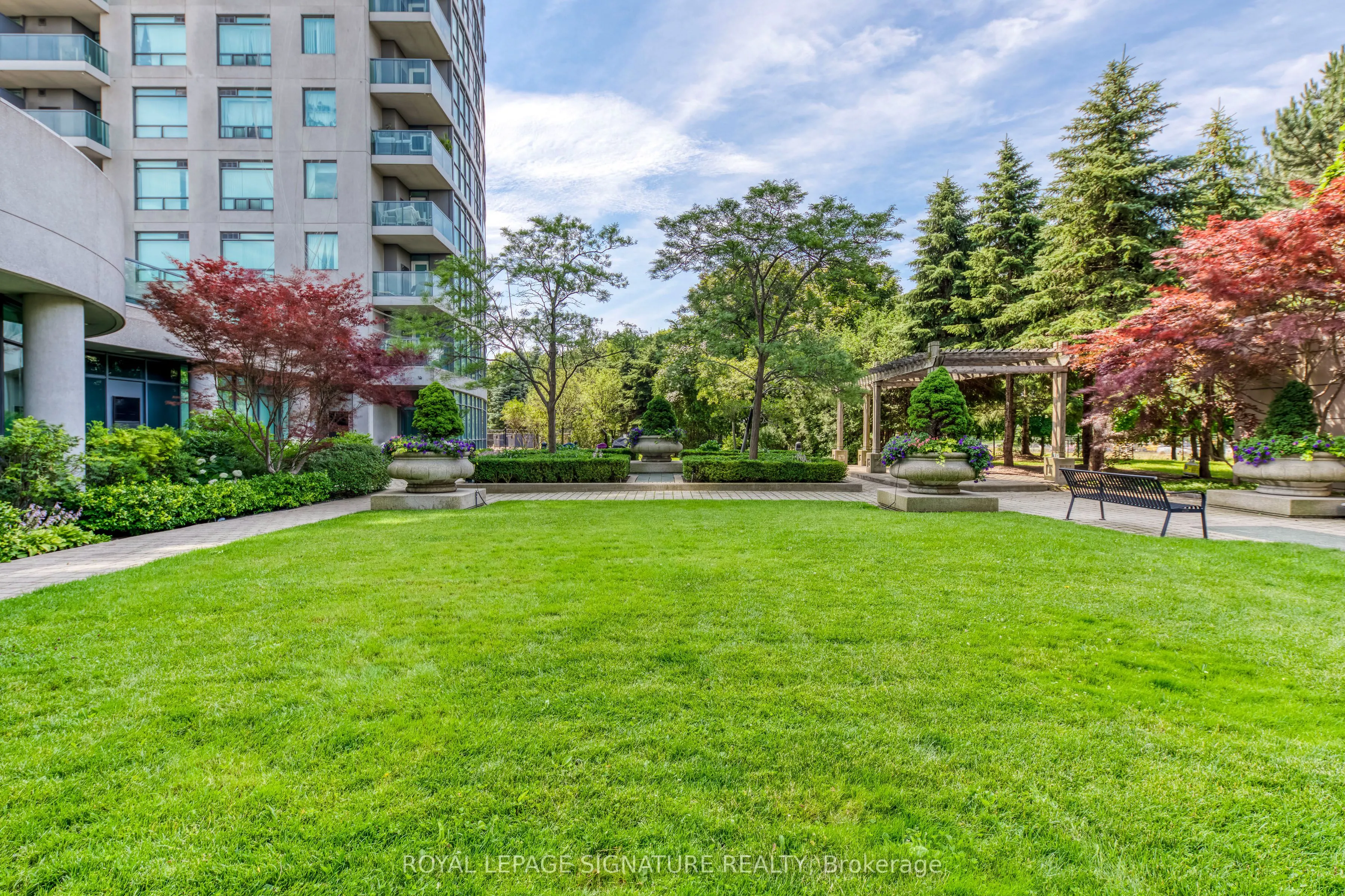 28 Harrison Garden Boulevard, #2107