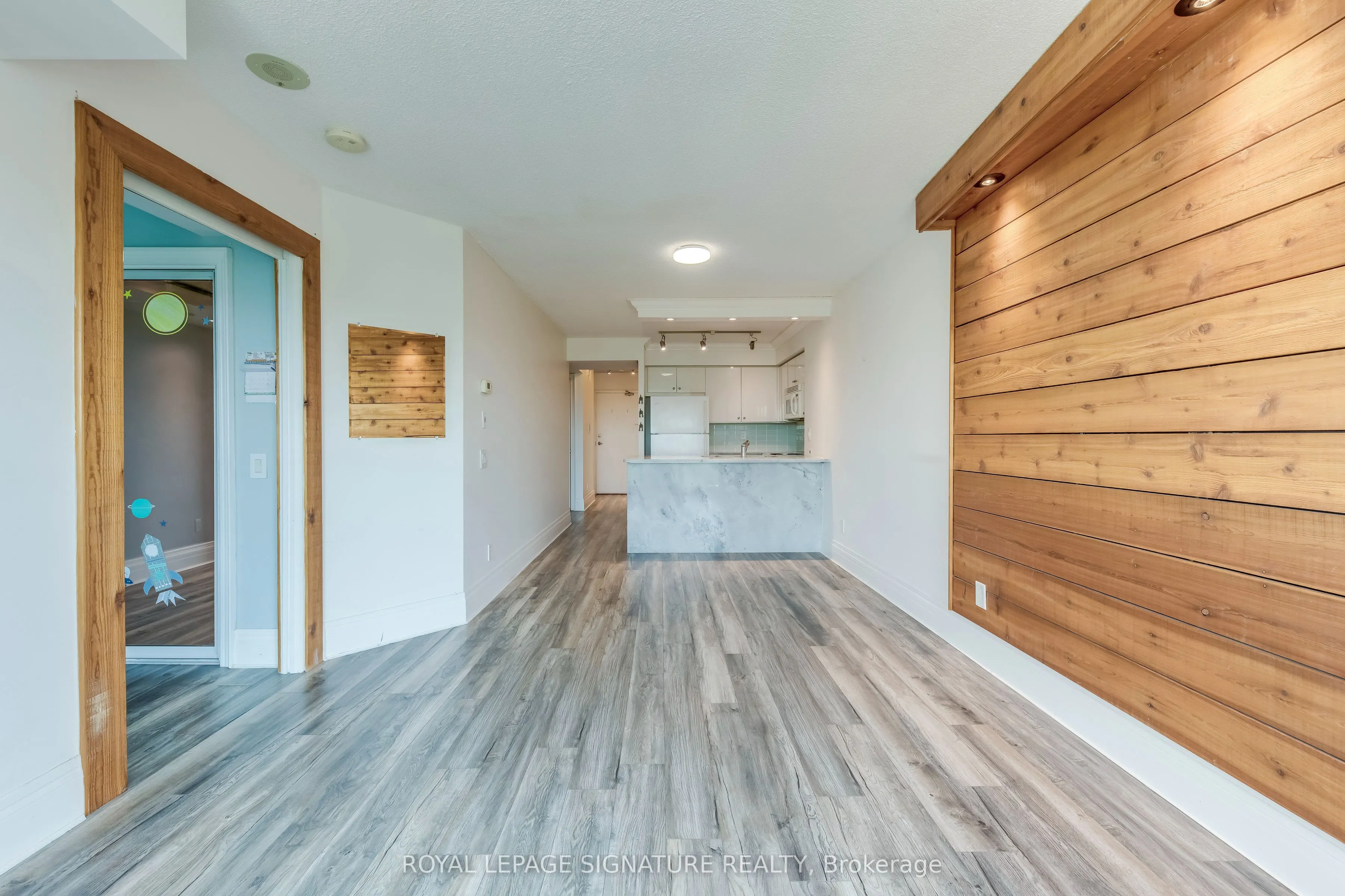 28 Harrison Garden Boulevard, #2107