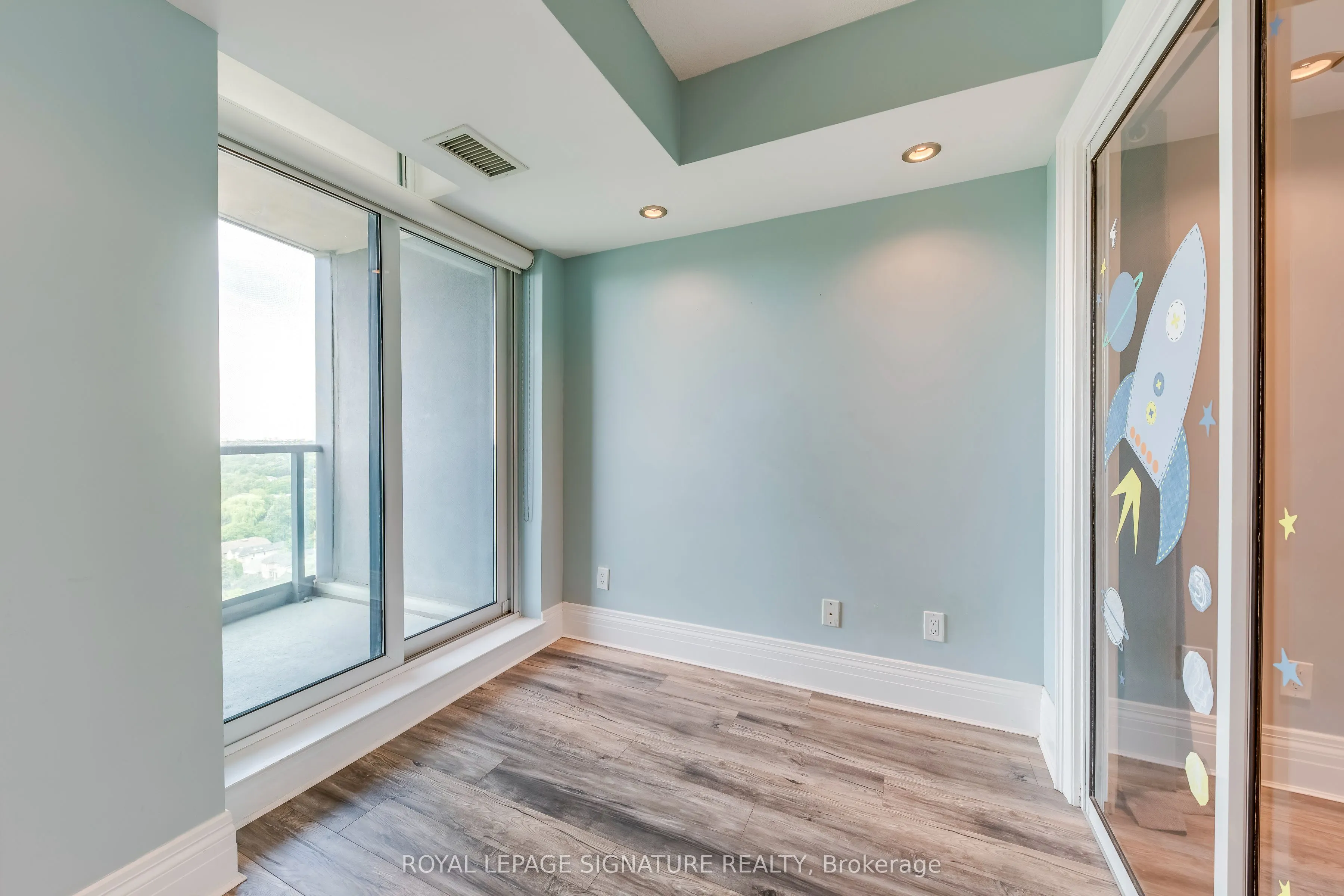28 Harrison Garden Boulevard, #2107