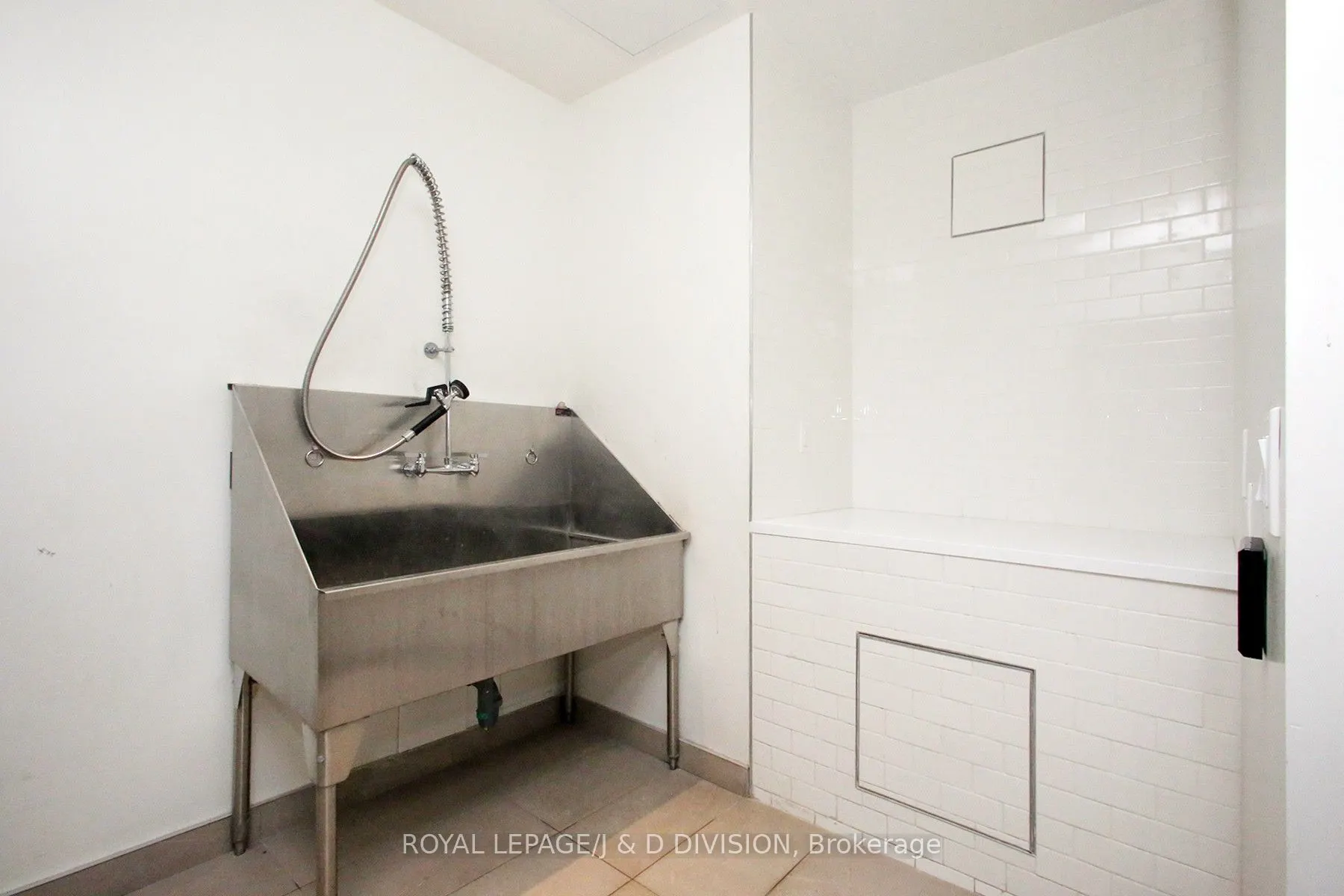 10 Deerlick Court, #305