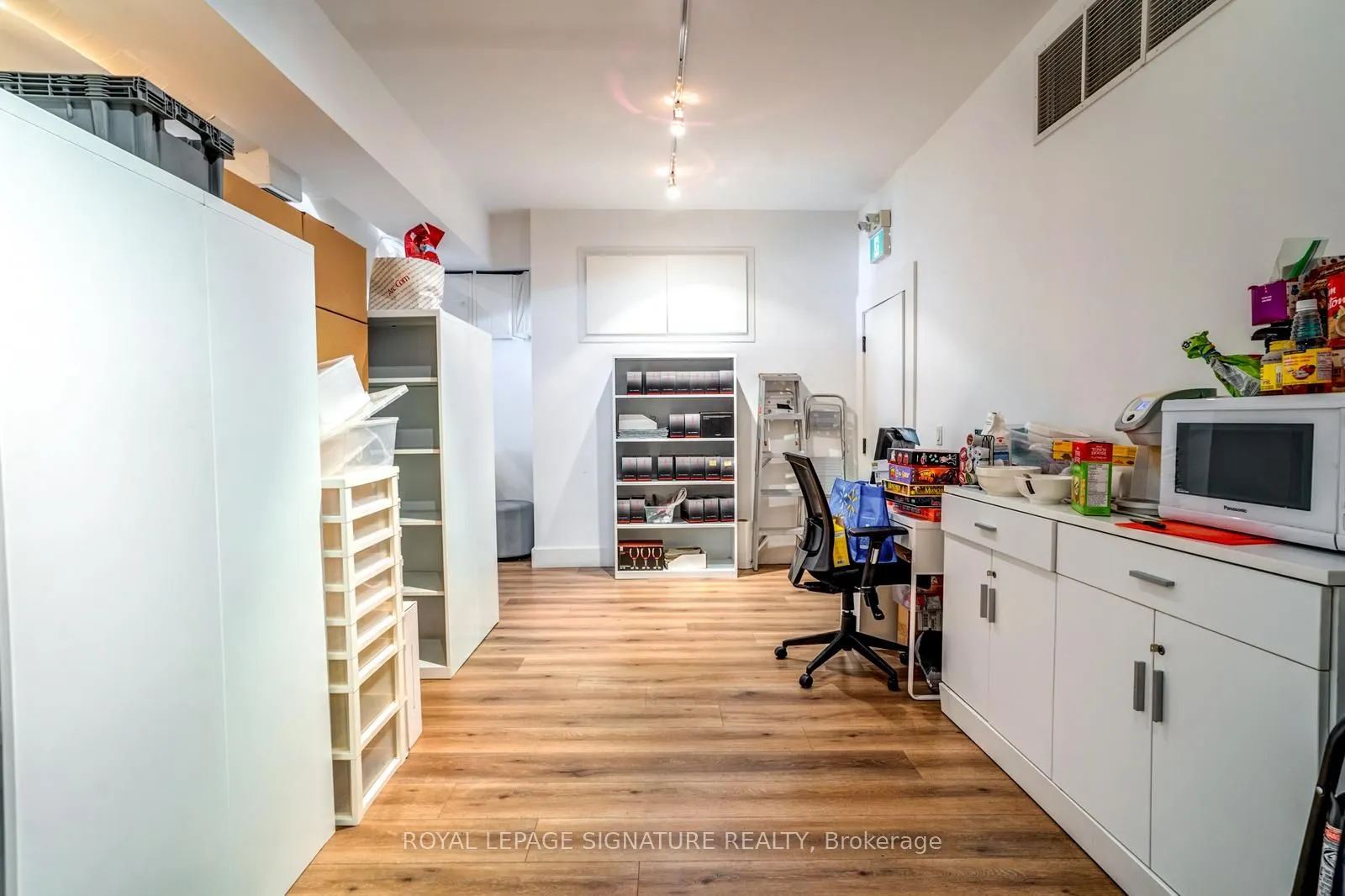 926 King Street W, #Main/ShopA