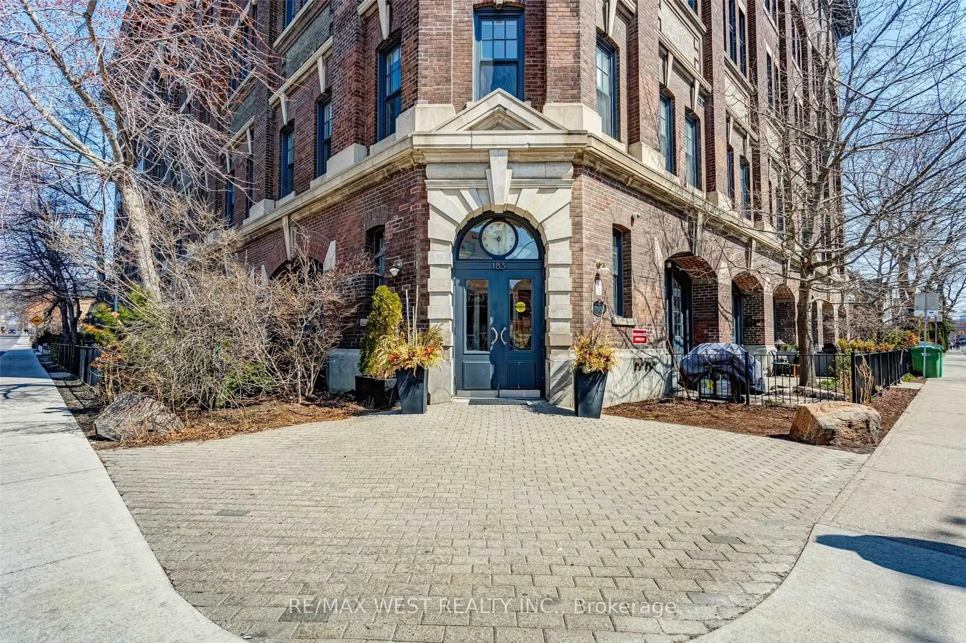 183 Dovercourt Road, #414