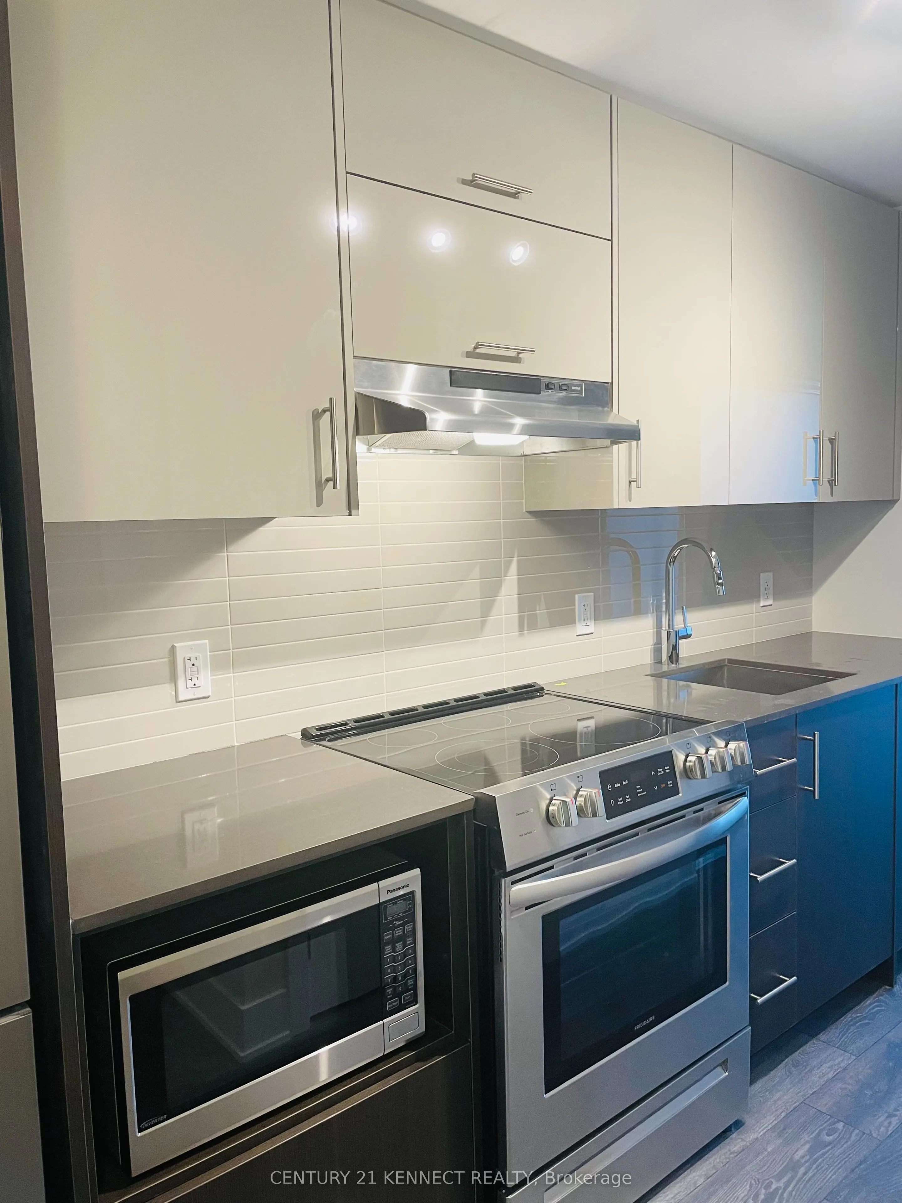 188 Fairview Mall Drive, #1005