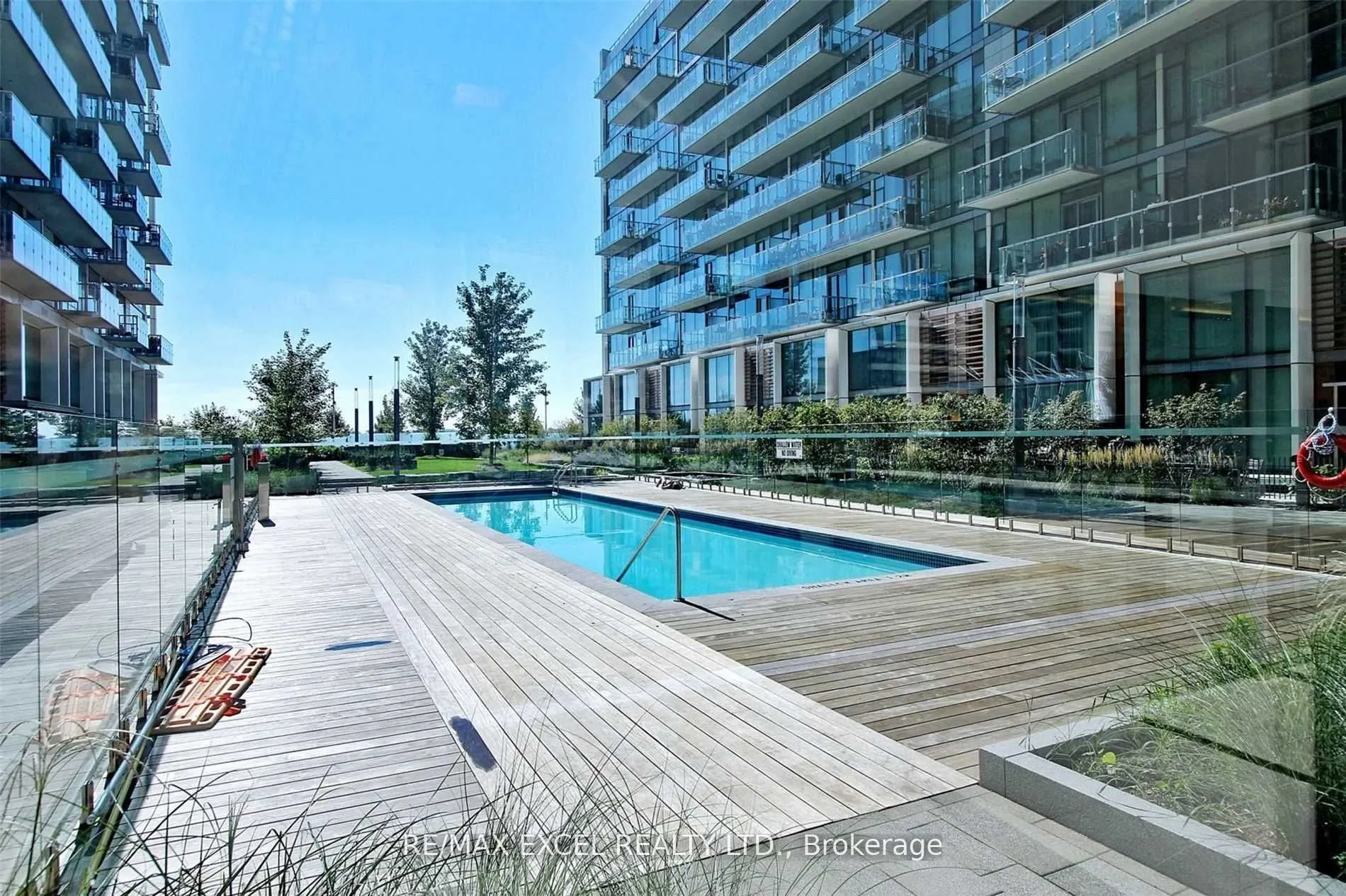 39 Queens Quay E, #723