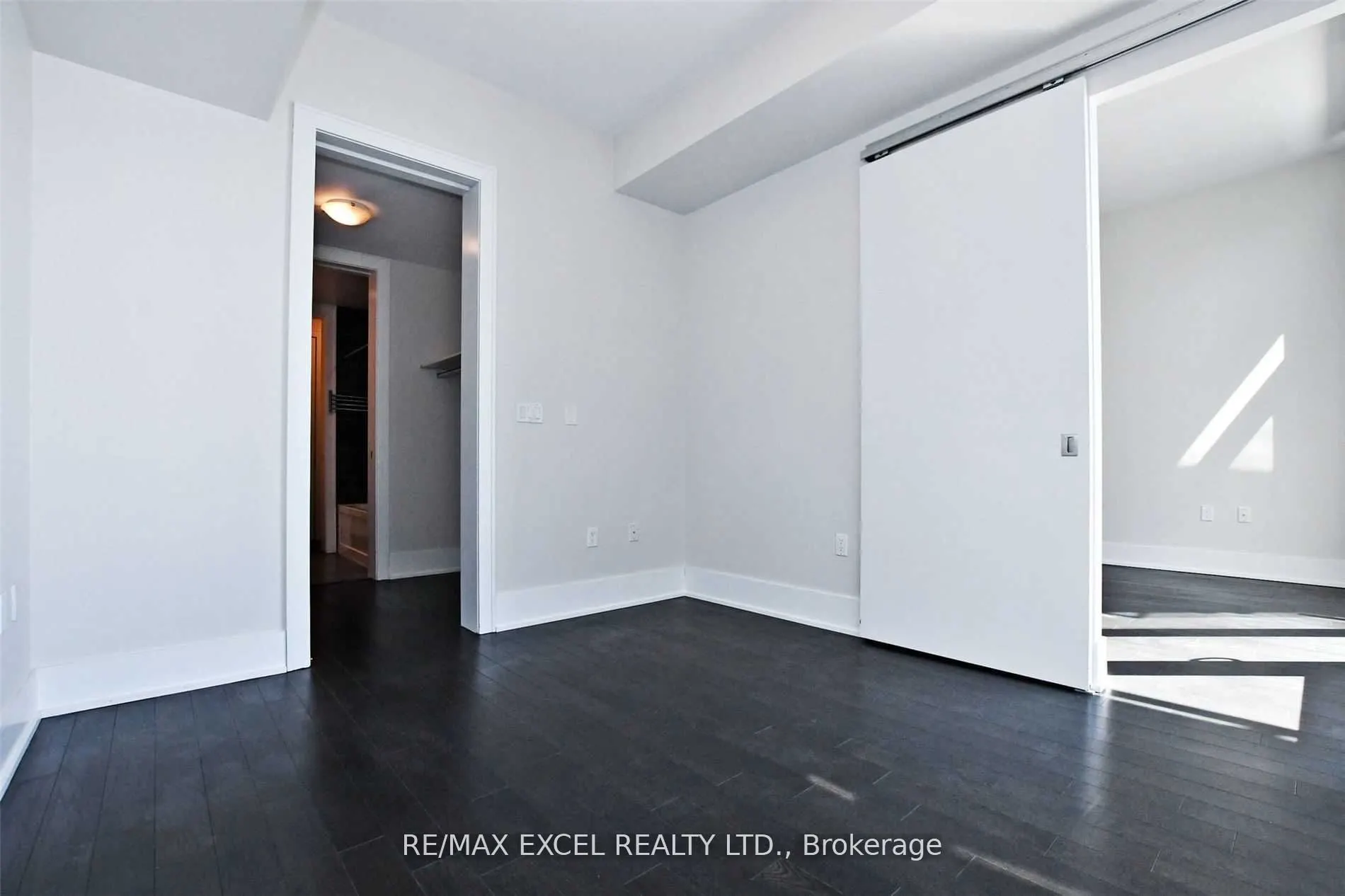 39 Queens Quay E, #723