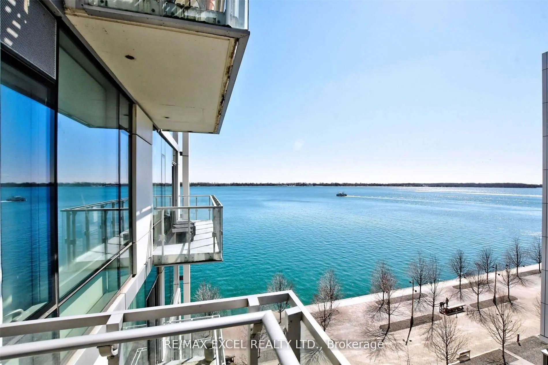 39 Queens Quay E, #723