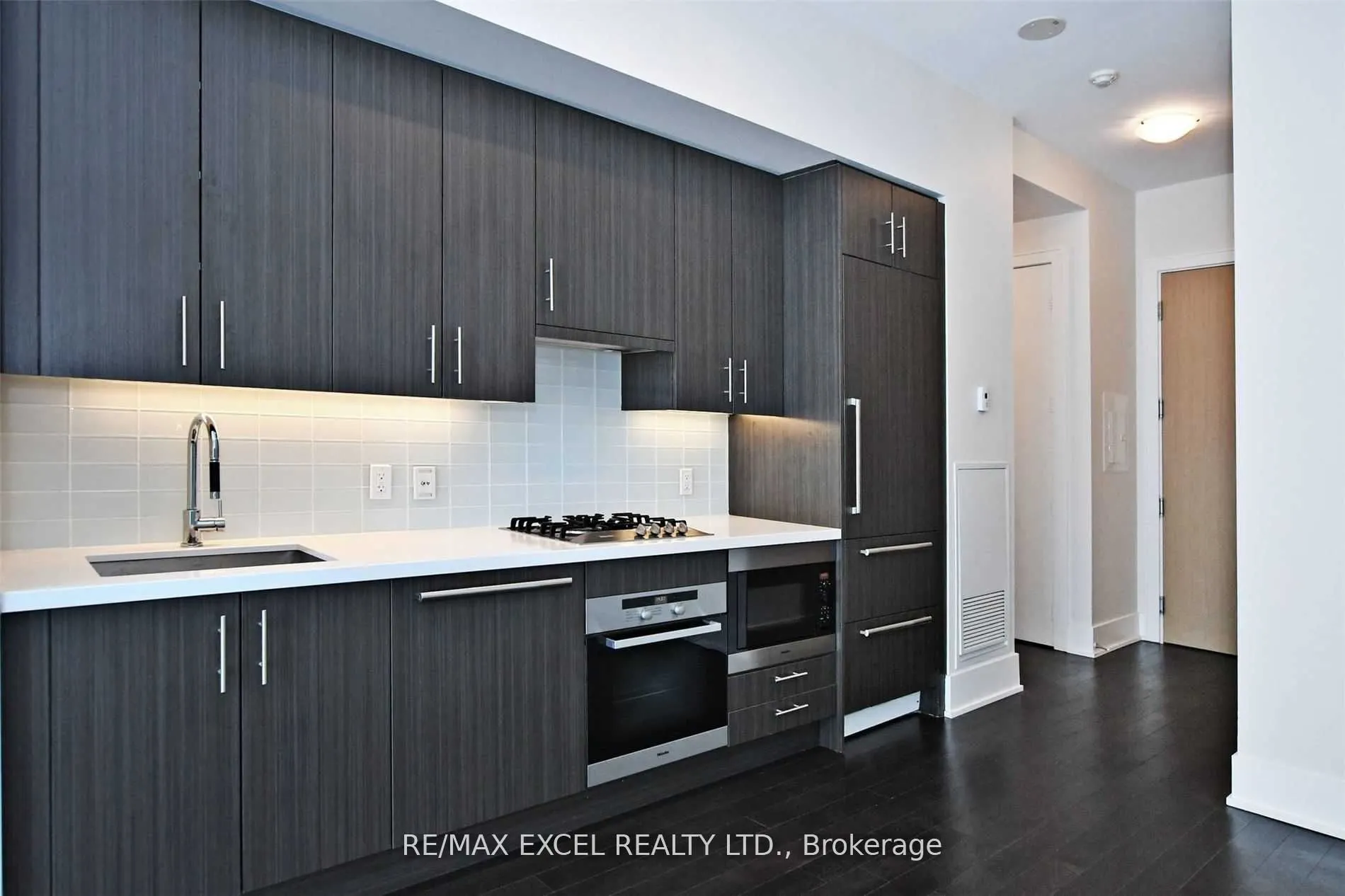 39 Queens Quay E, #723