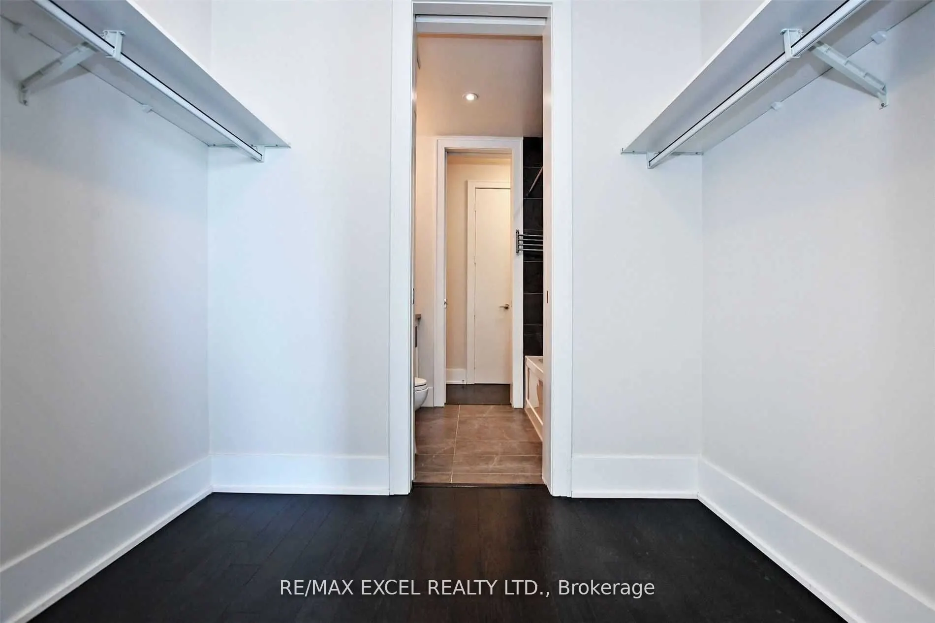 39 Queens Quay E, #723