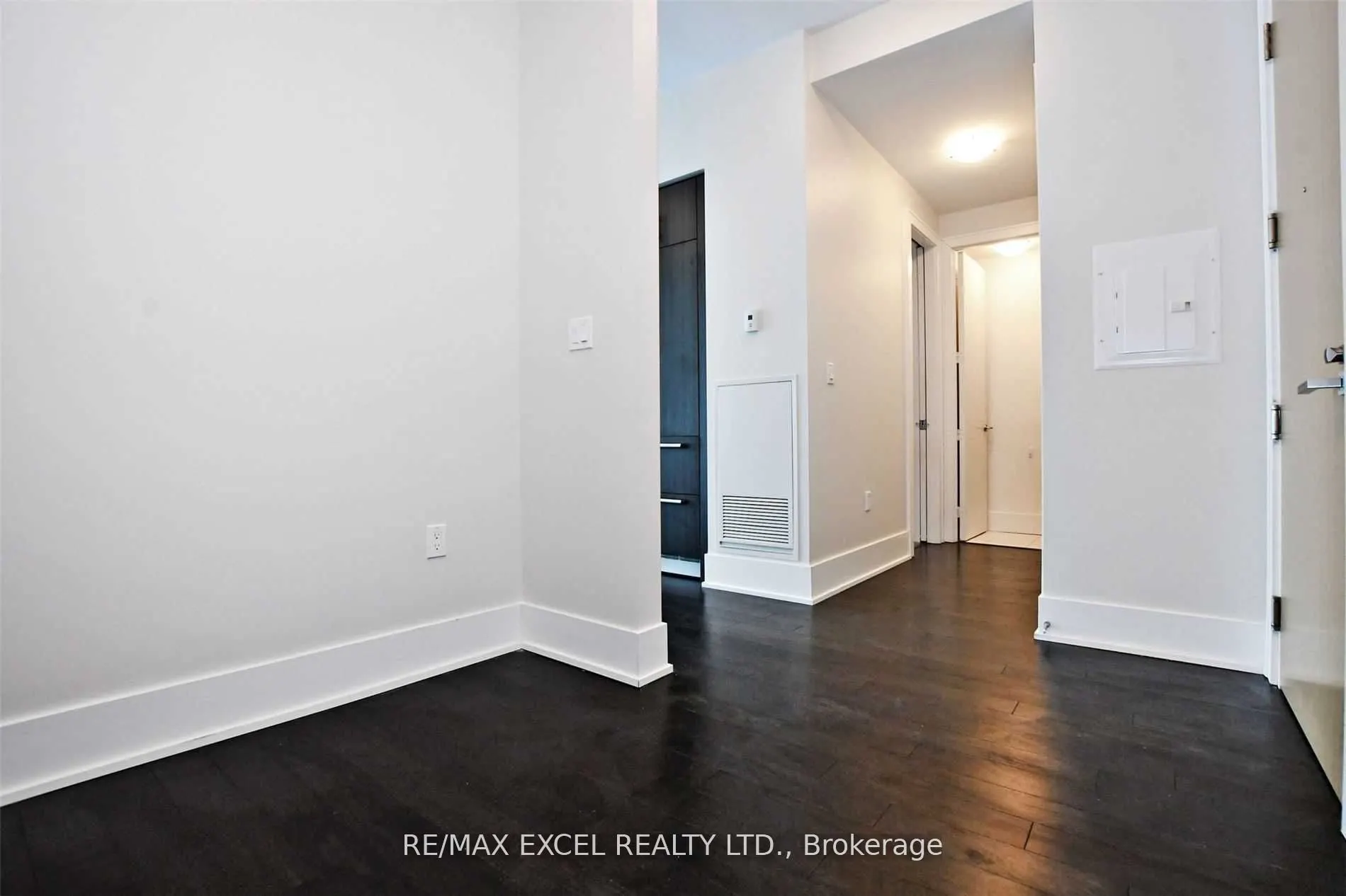 39 Queens Quay E, #723