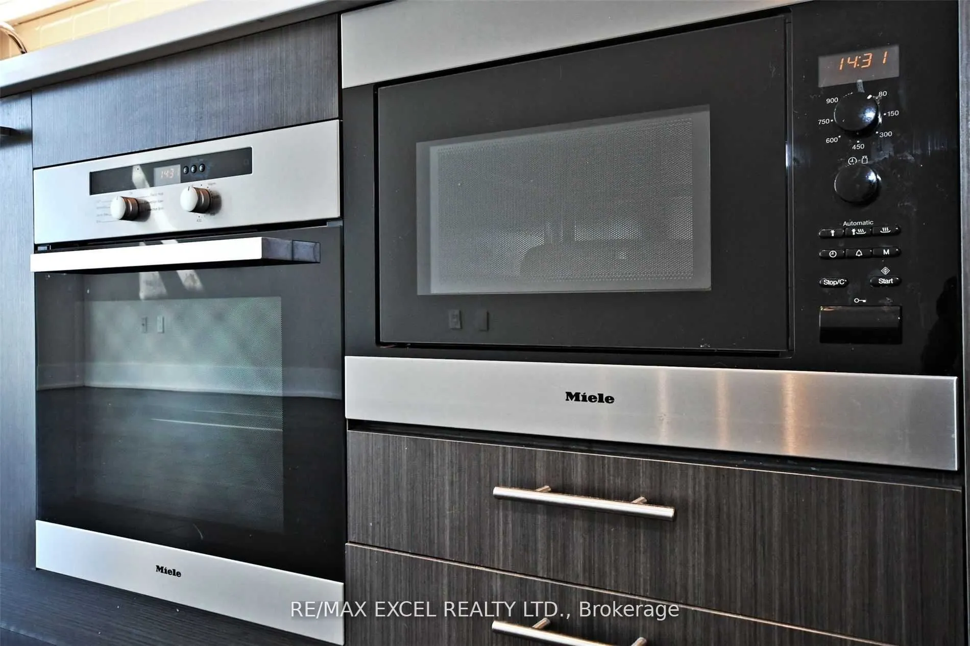 39 Queens Quay E, #723