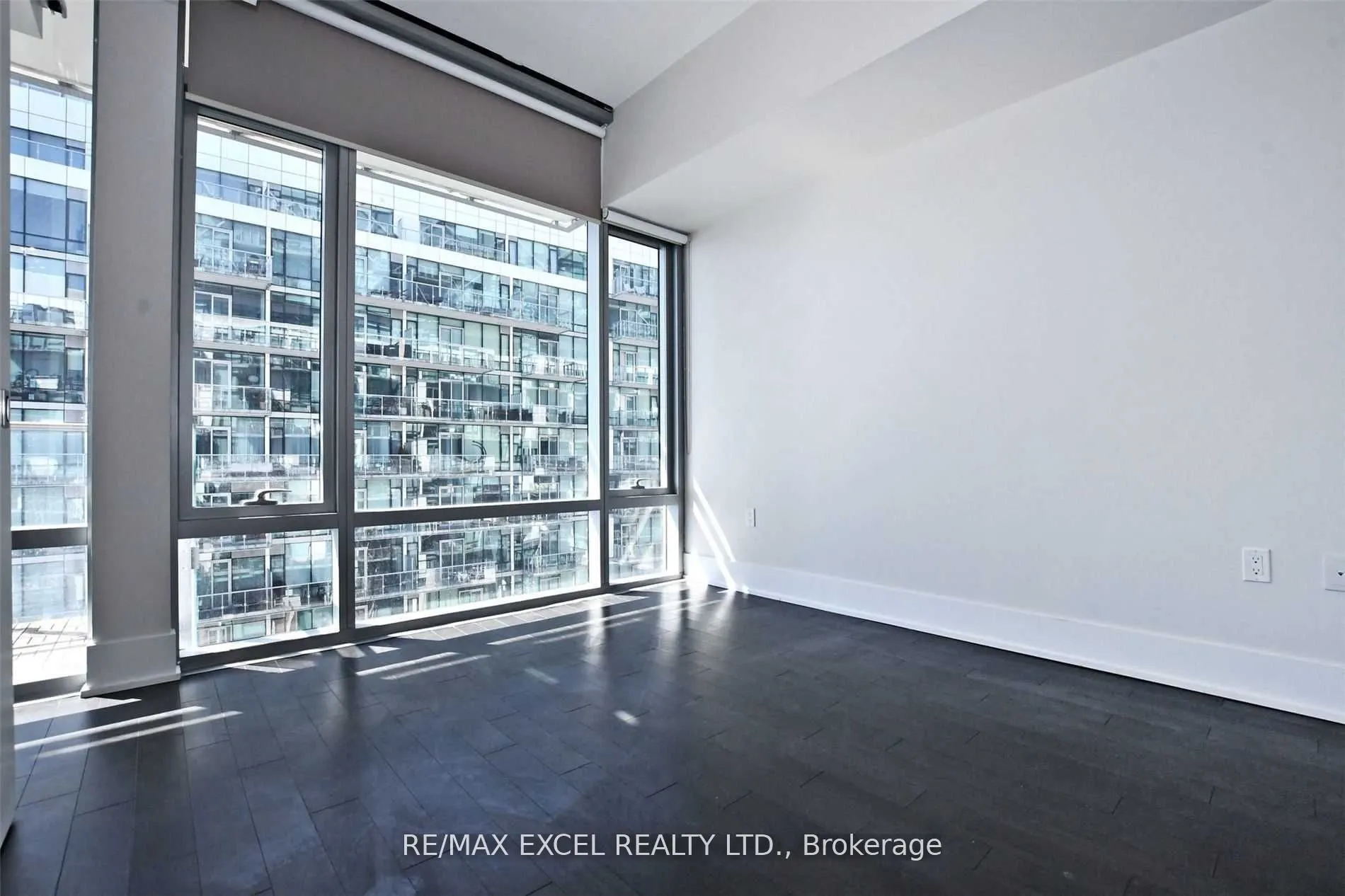 39 Queens Quay E, #723