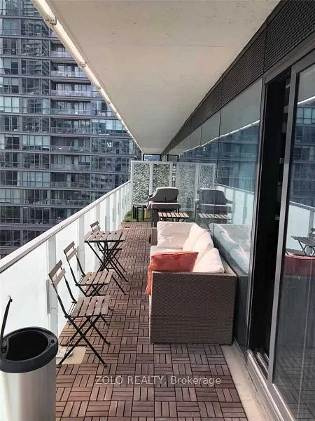 11 Charlotte Street, #1107