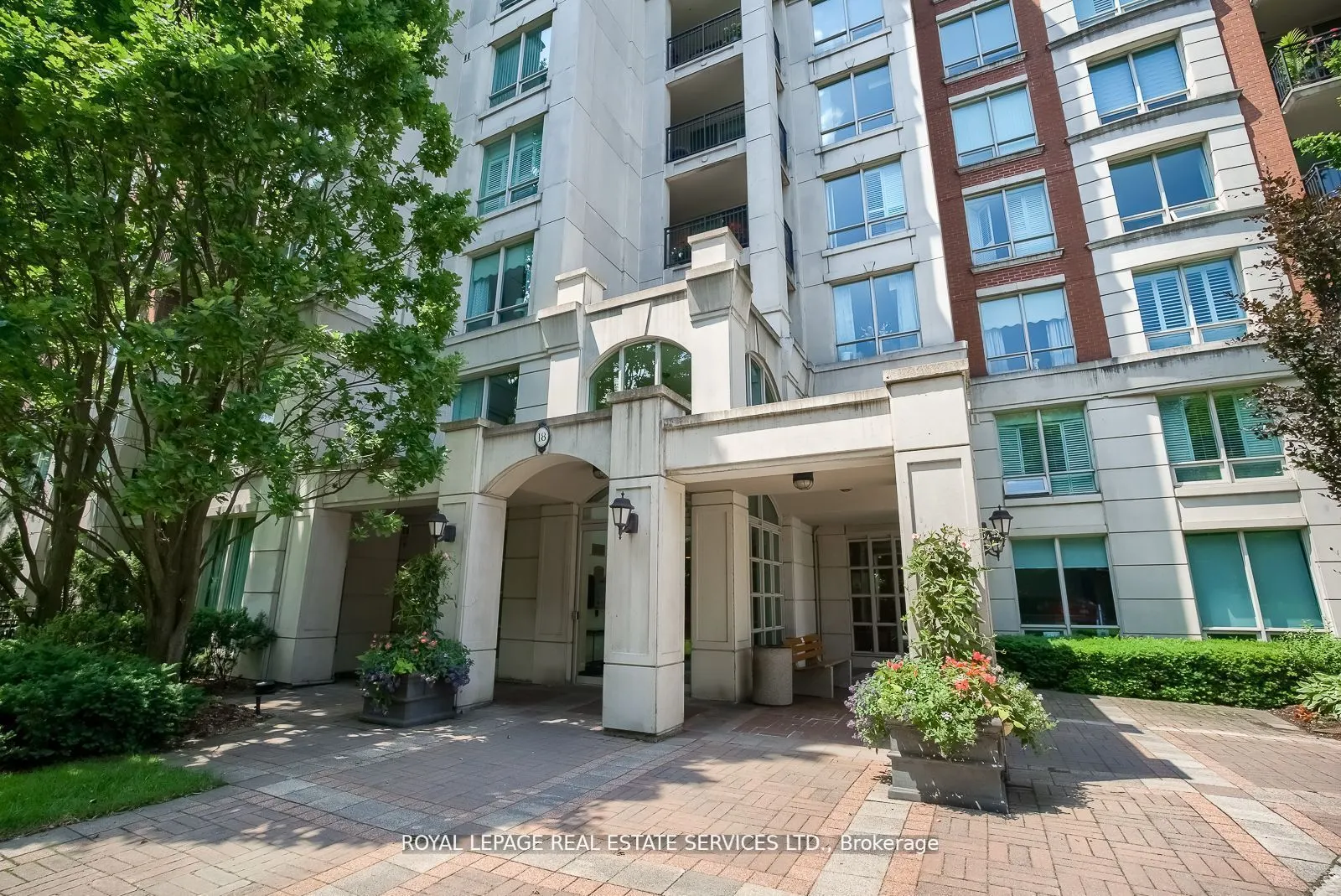18 William Carson Crescent, #811