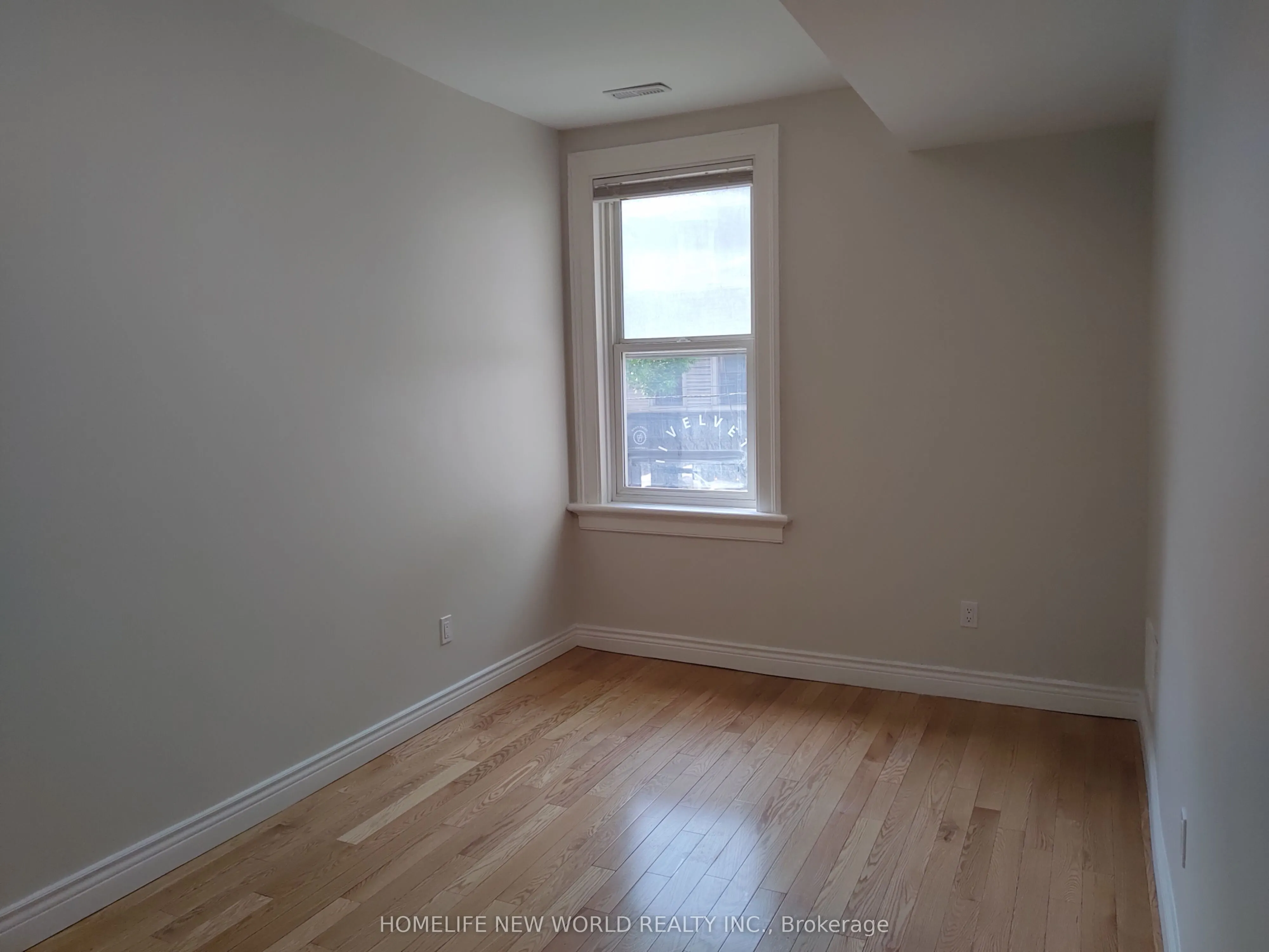 245 Queen Street W, #2nd Flr