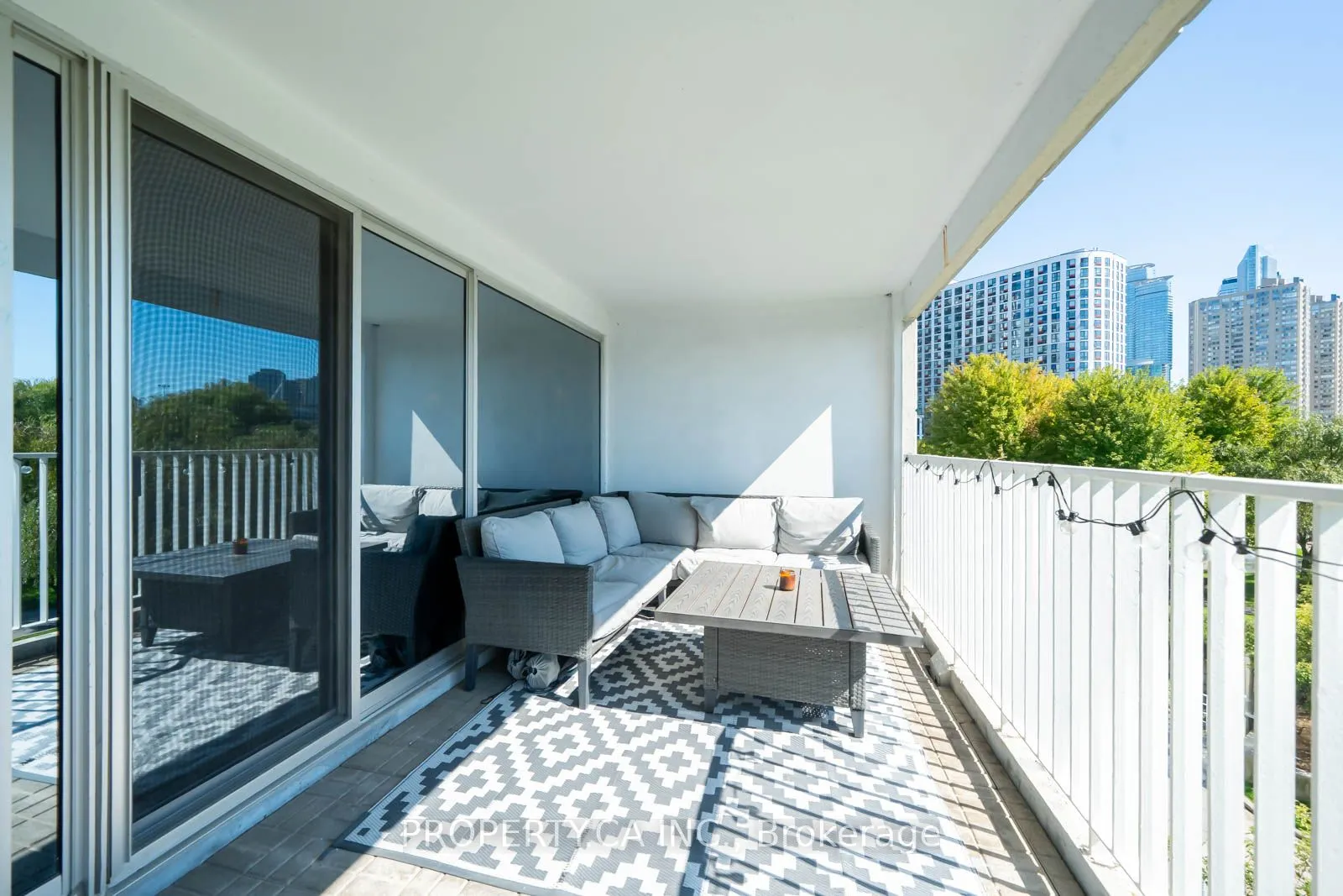 401 Queens Quay W, #310