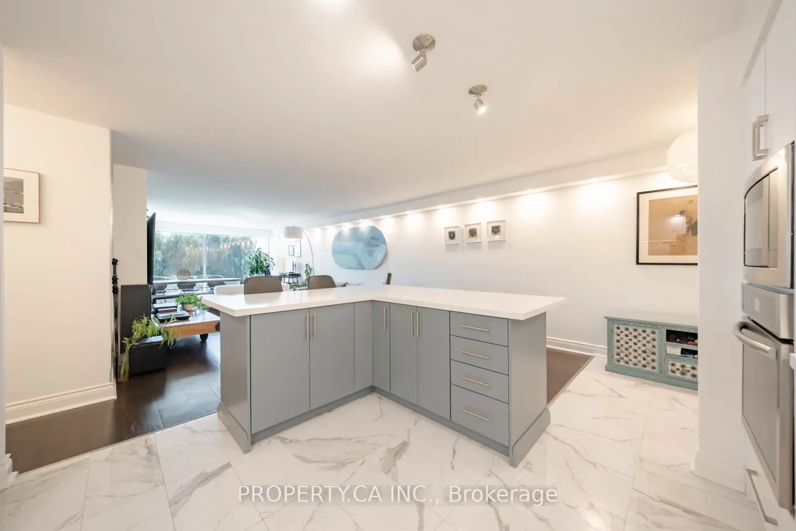 401 Queens Quay W, #310