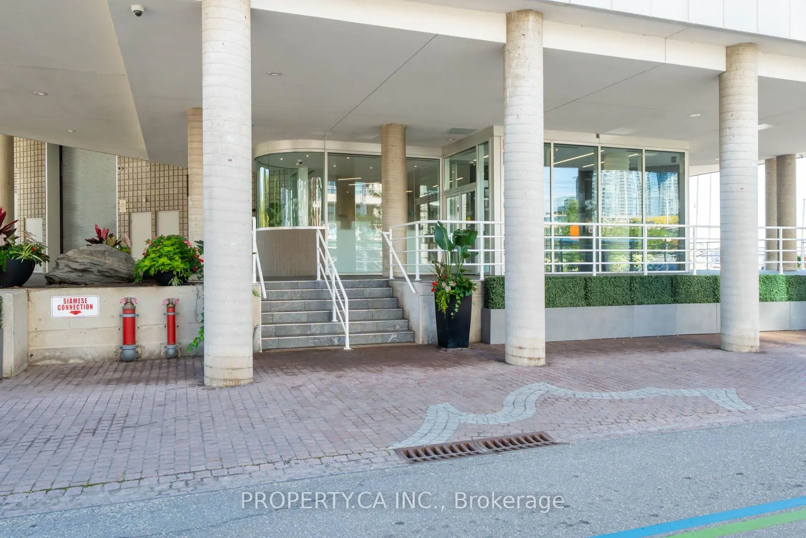 401 Queens Quay W, #310