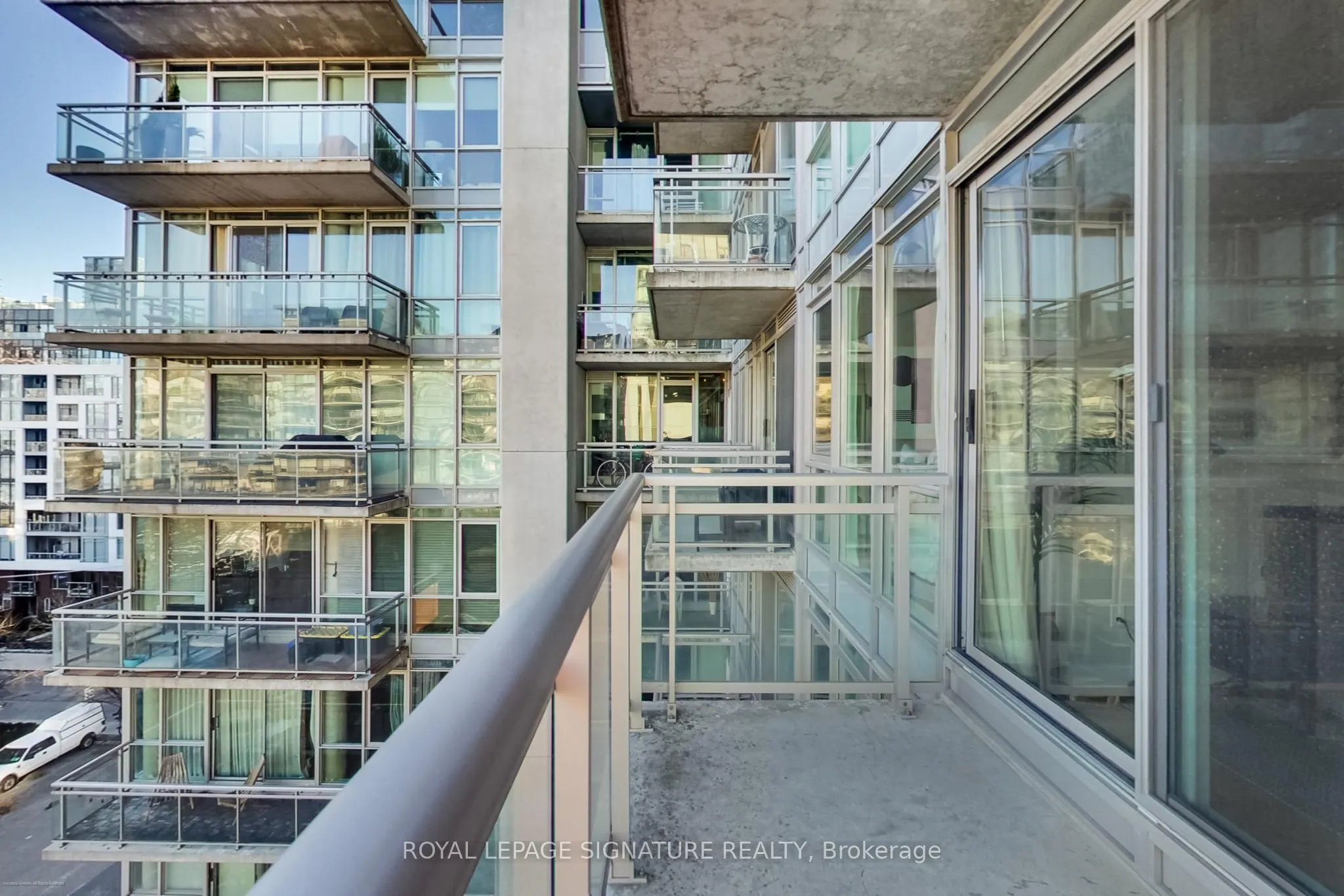 38 Niagara Street, #711