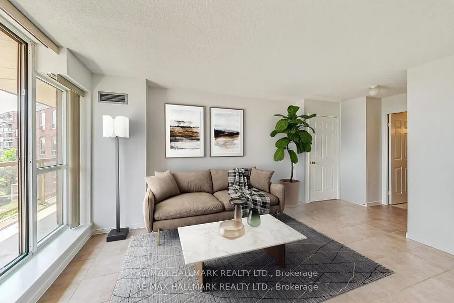 800 Sheppard Avenue W, #405