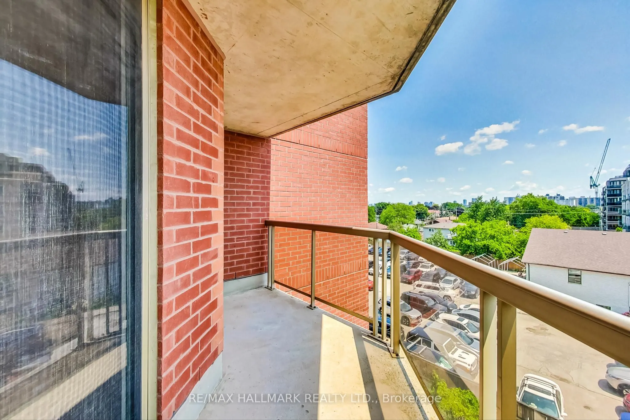 800 Sheppard Avenue W, #405