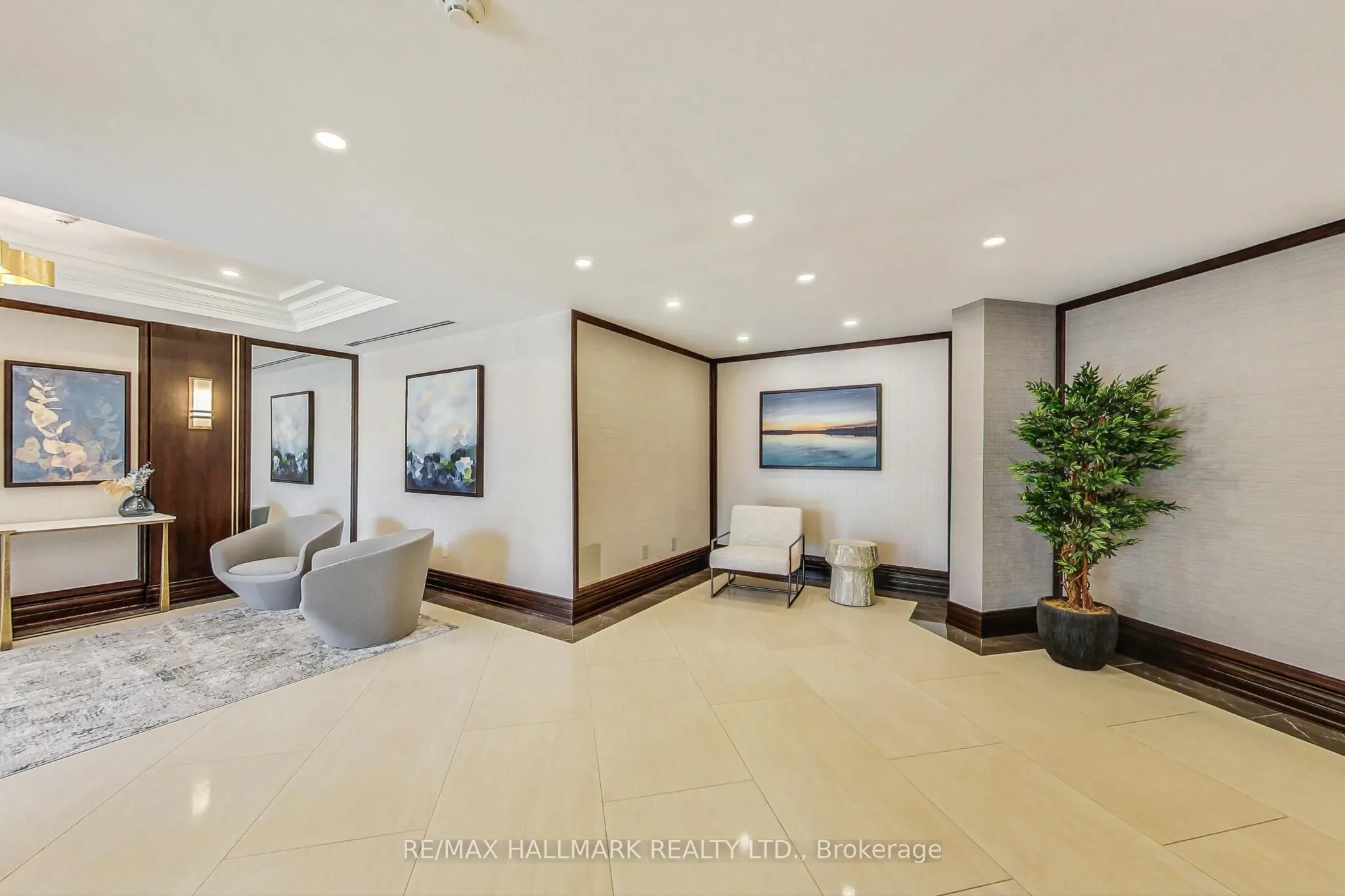 800 Sheppard Avenue W, #405
