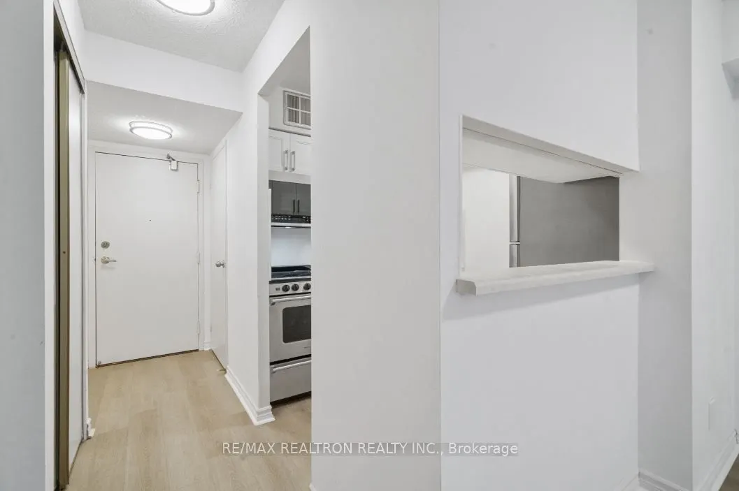 633 Bay Street, #509