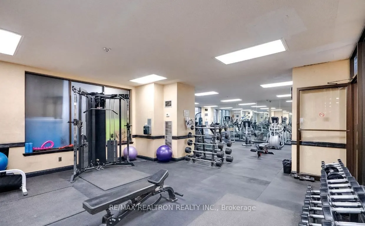 633 Bay Street, #509