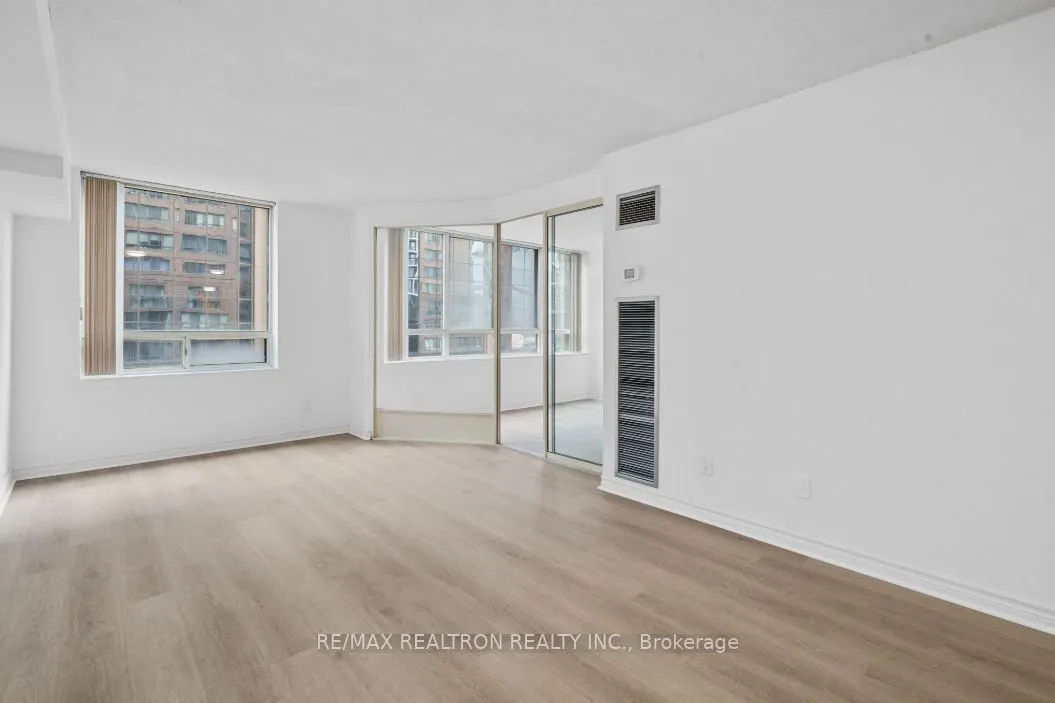 633 Bay Street, #509