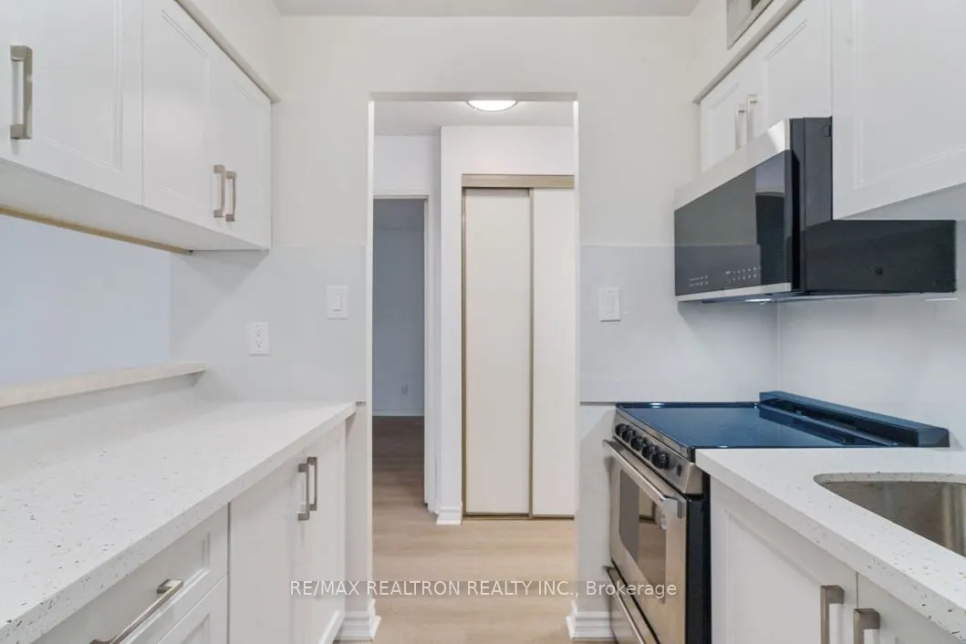 633 Bay Street, #509