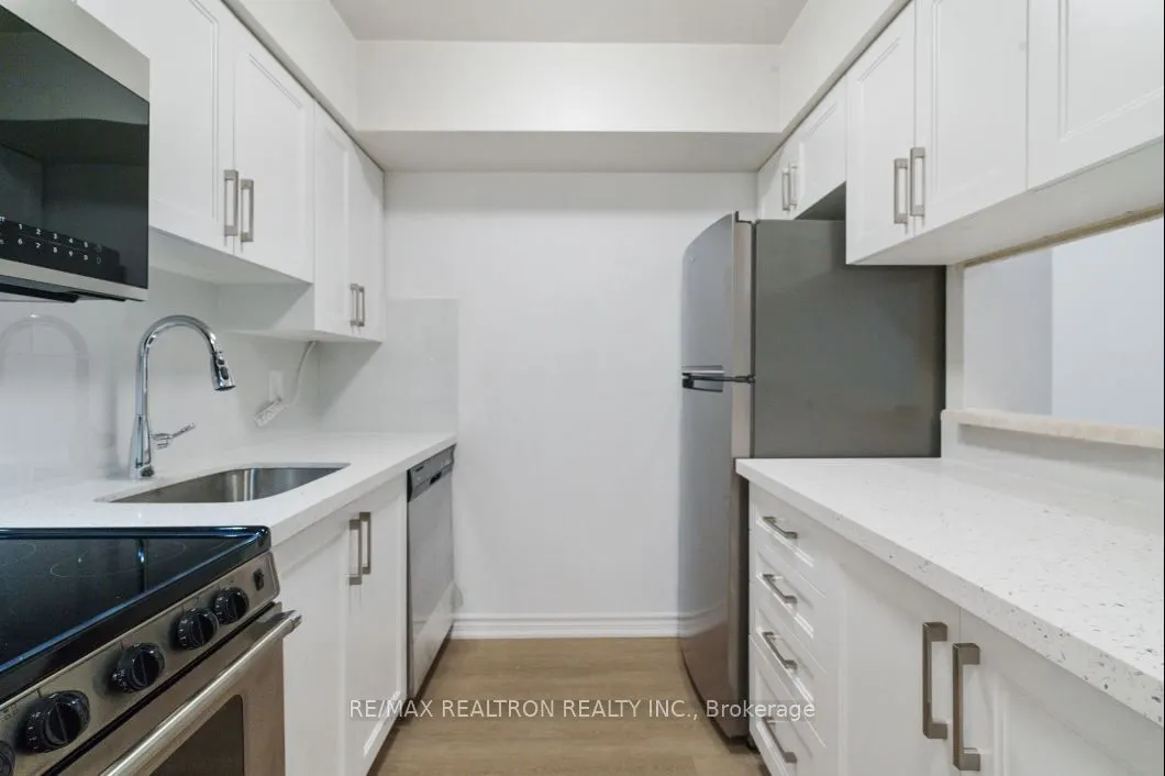633 Bay Street, #509