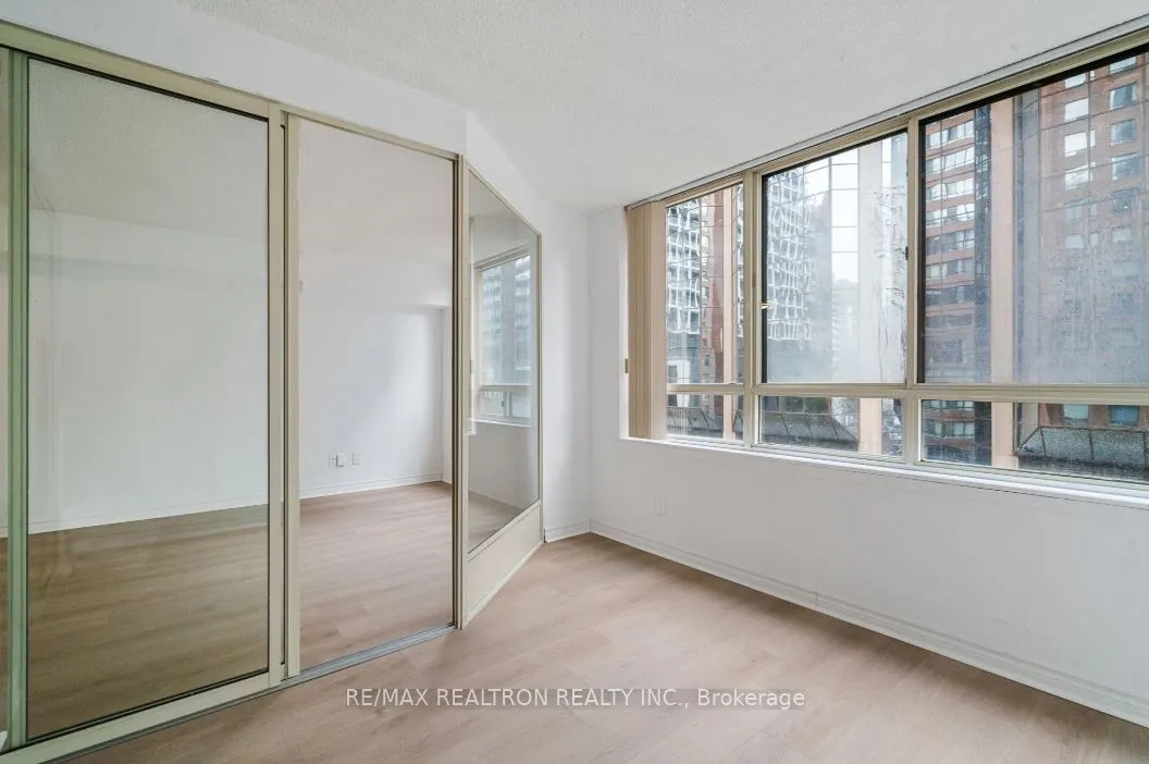 633 Bay Street, #509