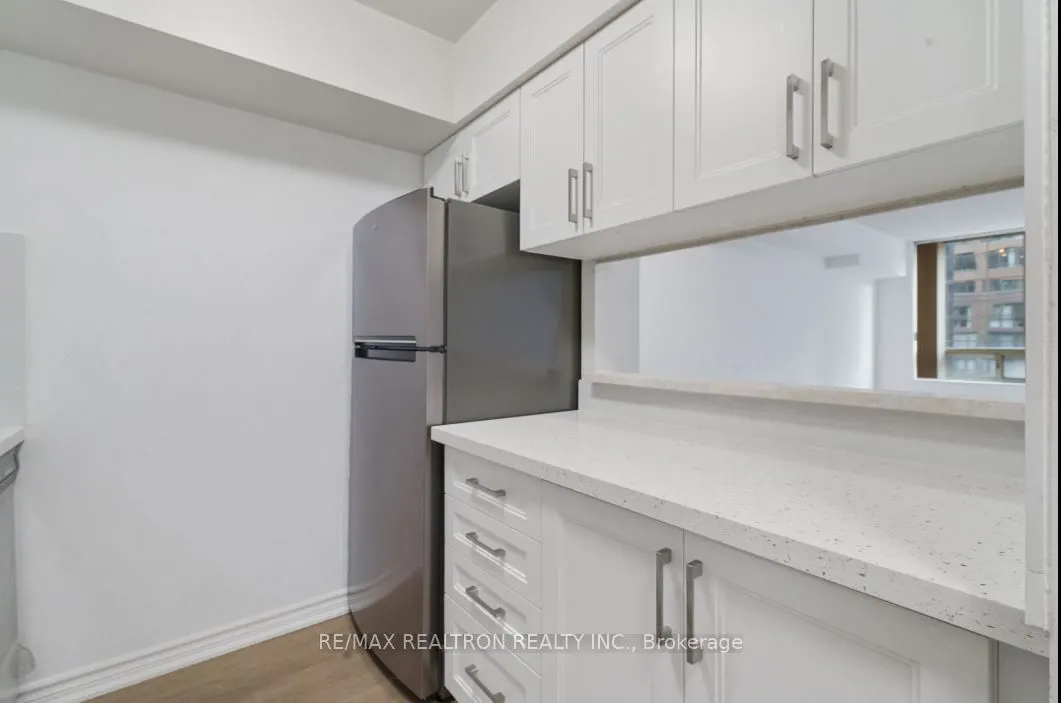 633 Bay Street, #509
