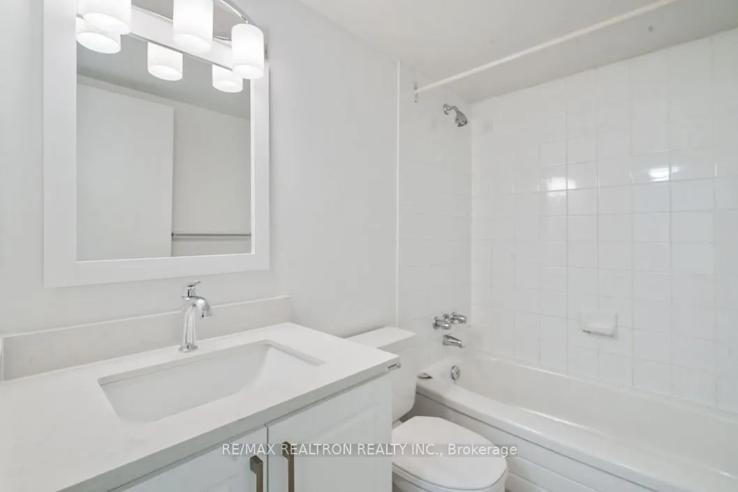 633 Bay Street, #509