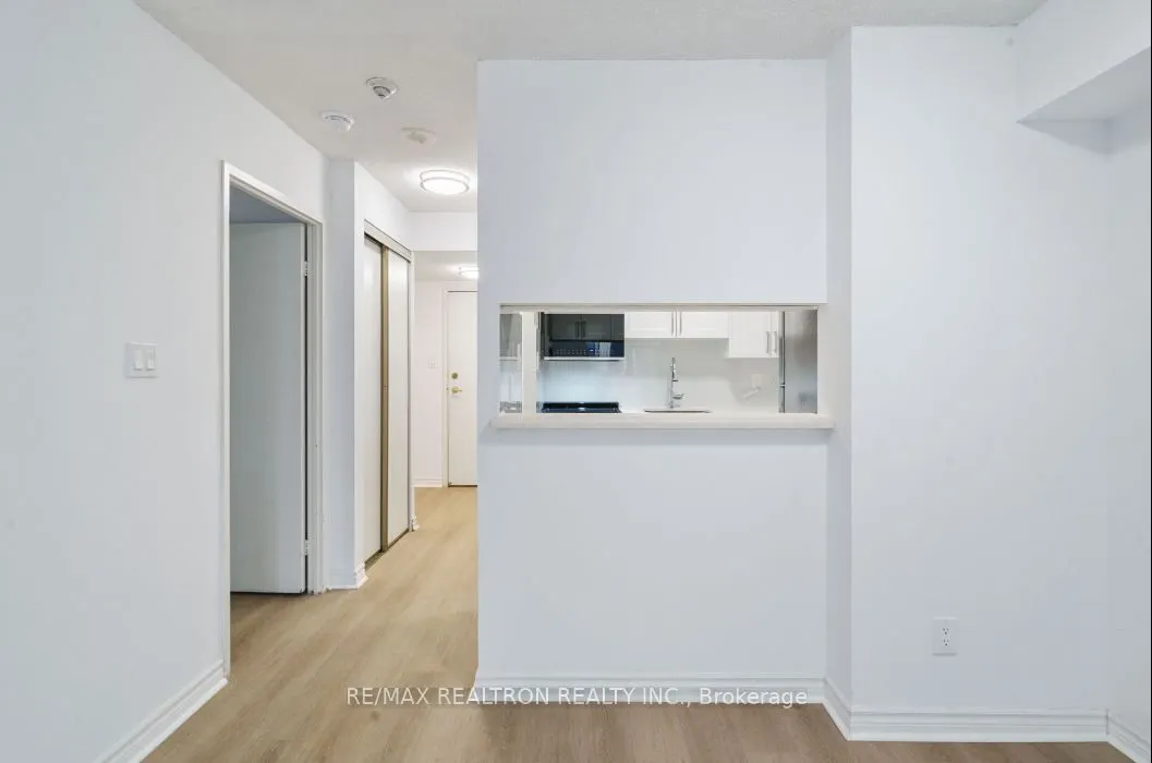633 Bay Street, #509