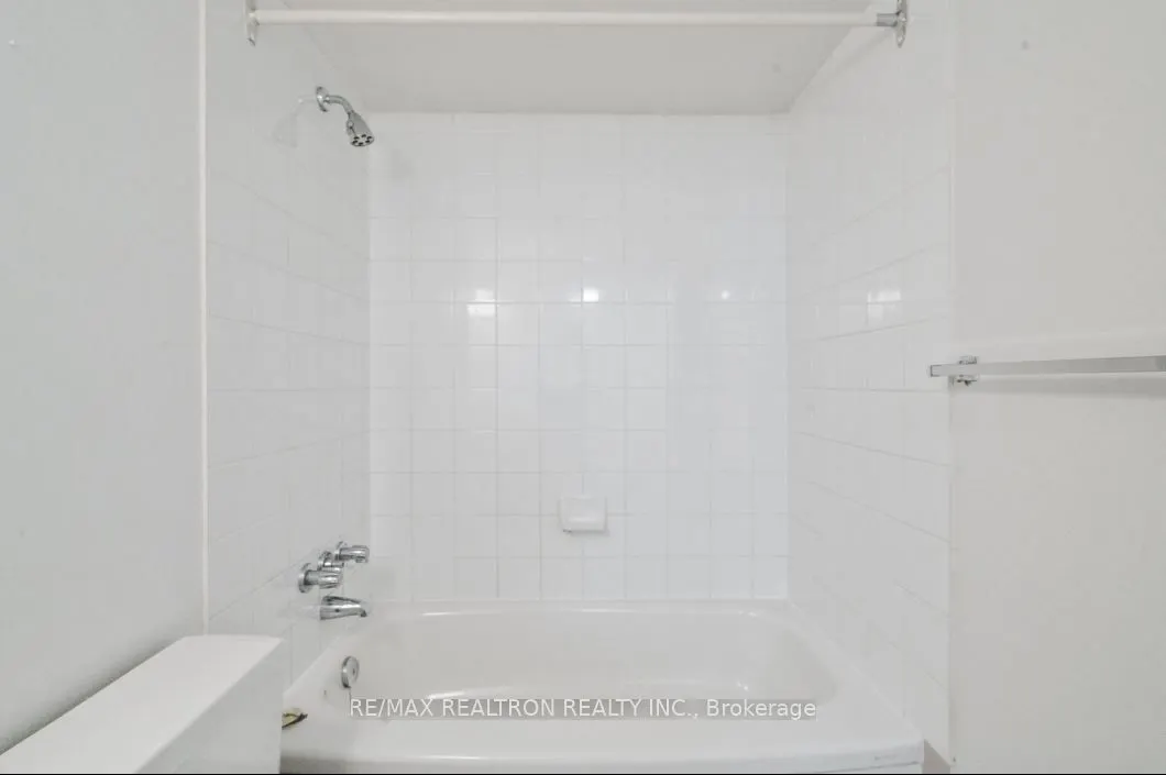 633 Bay Street, #509