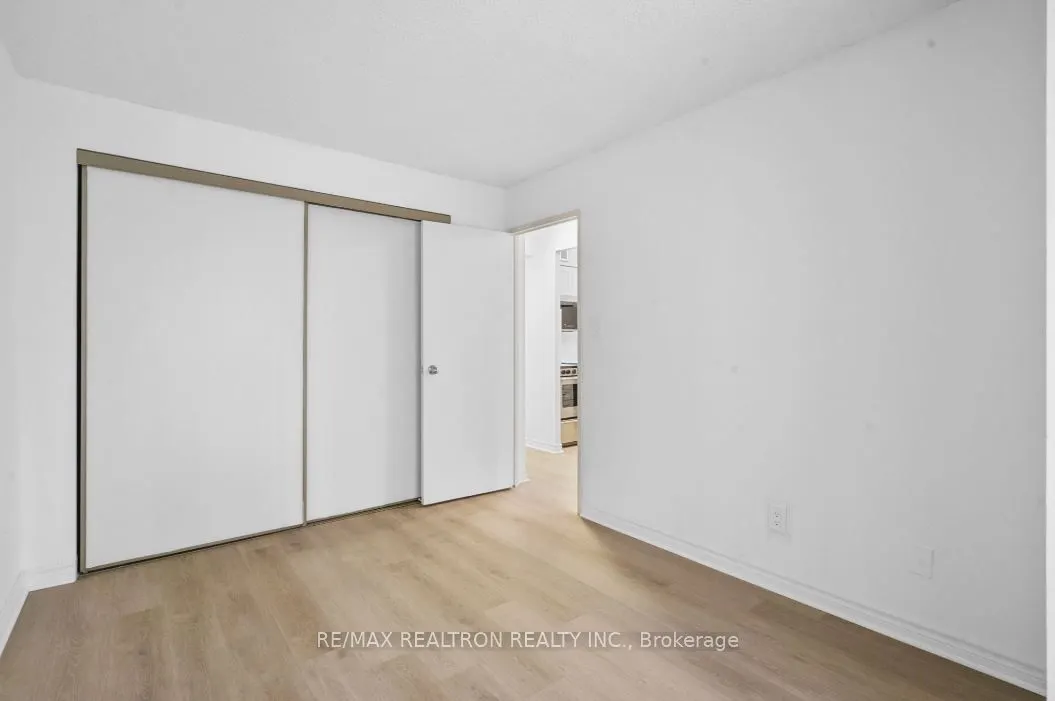 633 Bay Street, #509
