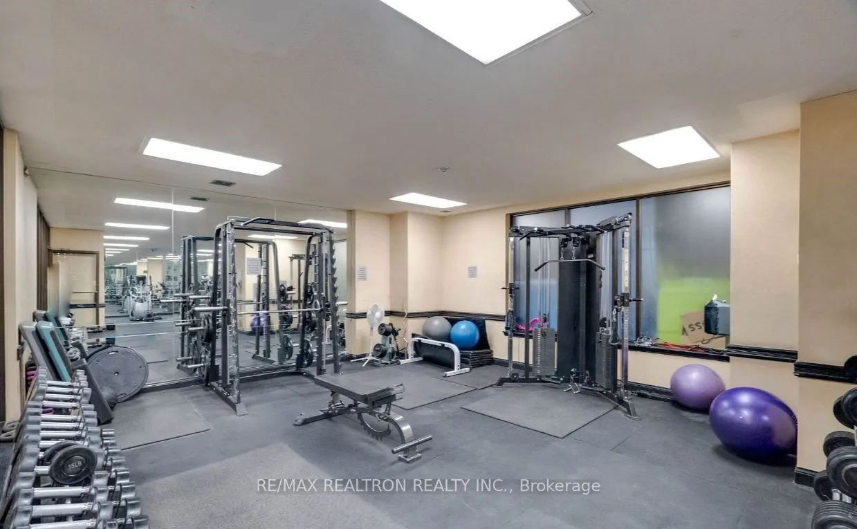 633 Bay Street, #509