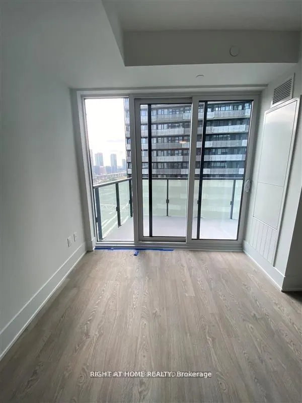 470 Front Street W, #1414