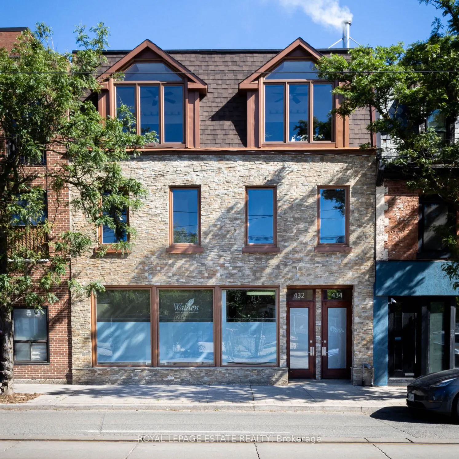 432 Queen Street E