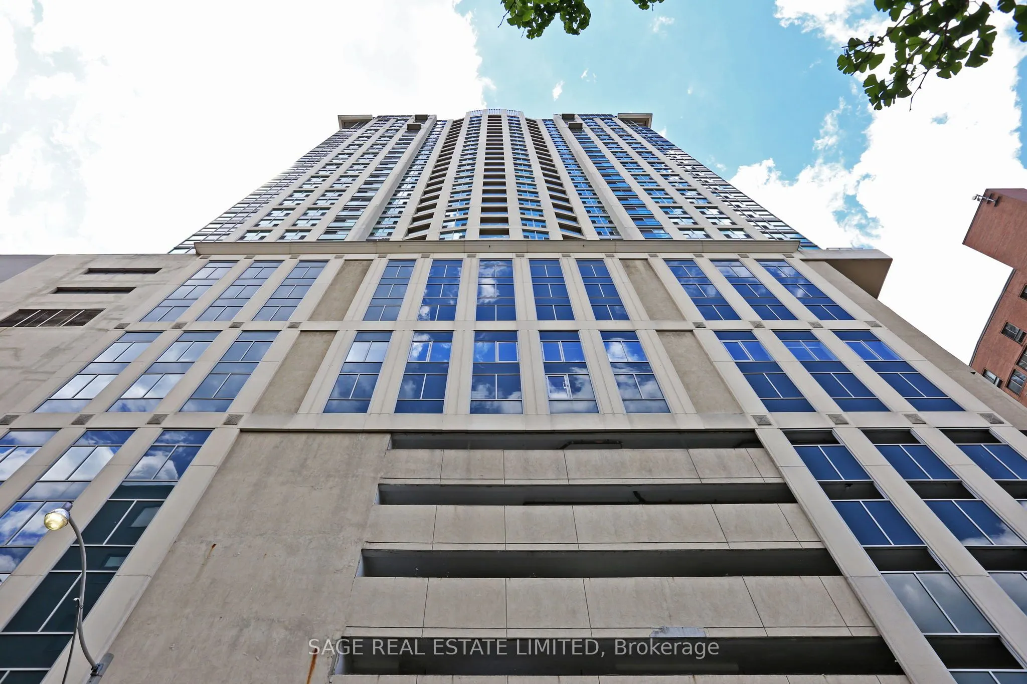 8 Park Road, #3010