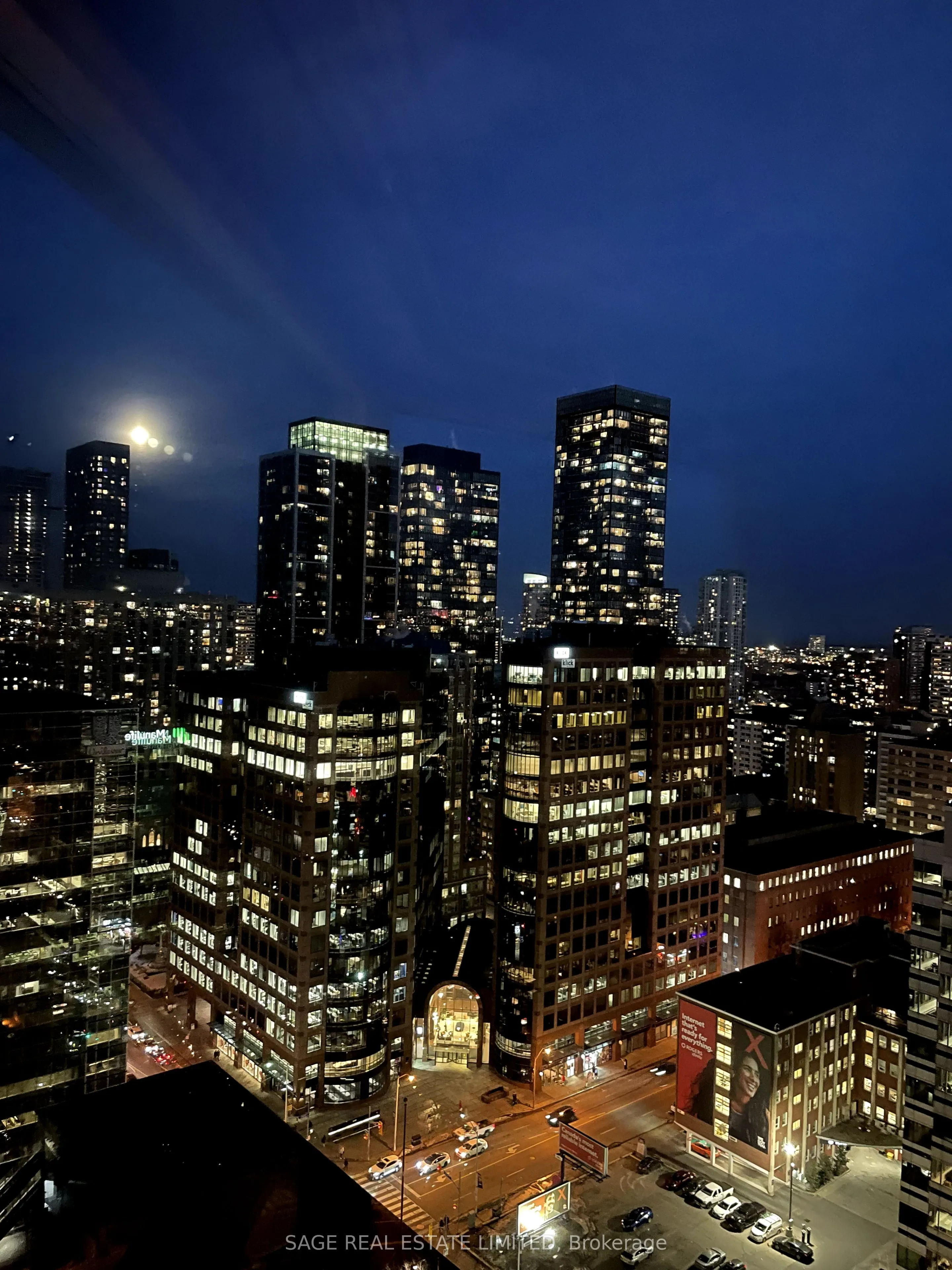 8 Park Road, #3010