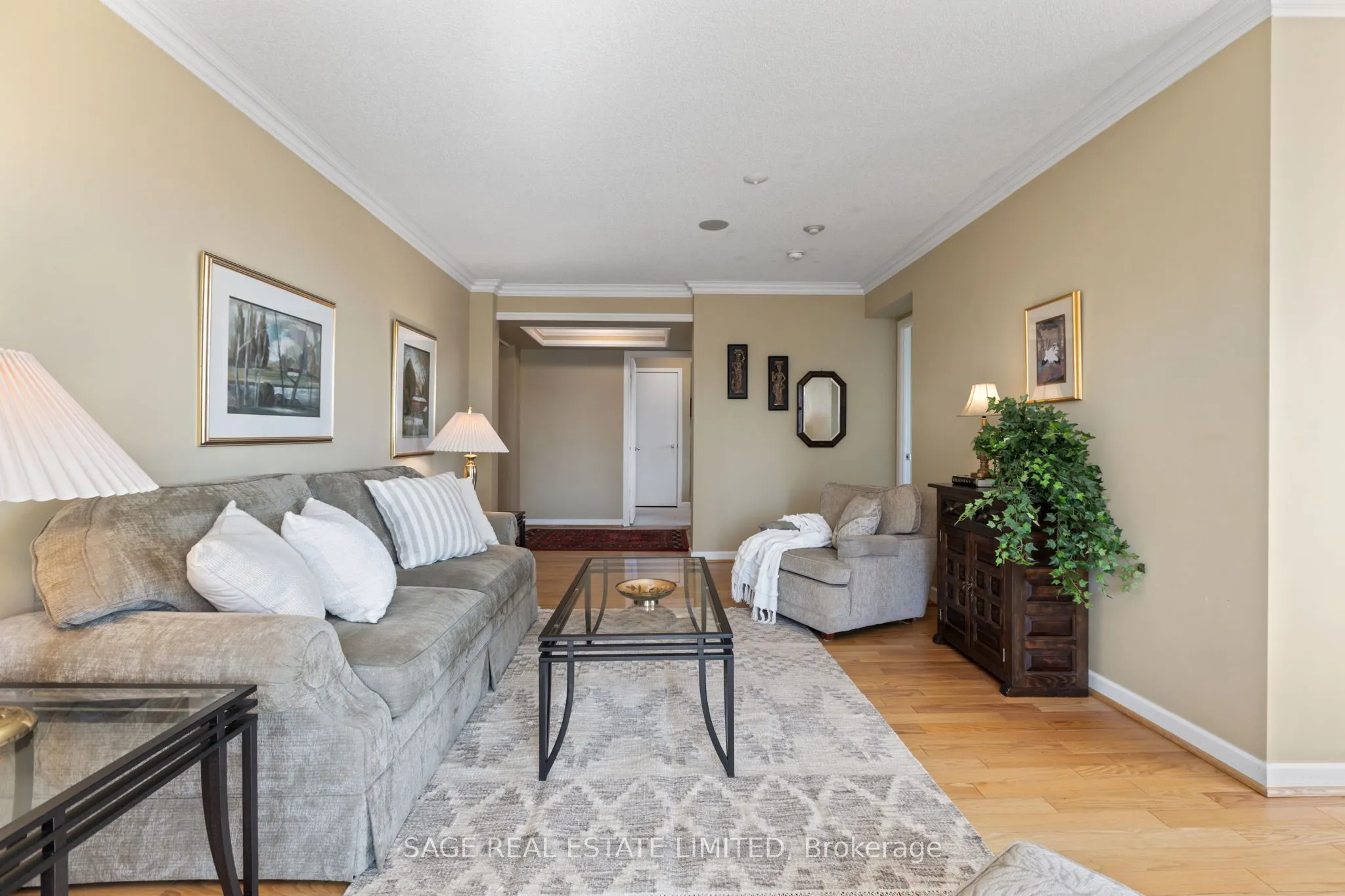 8 Park Road, #3010