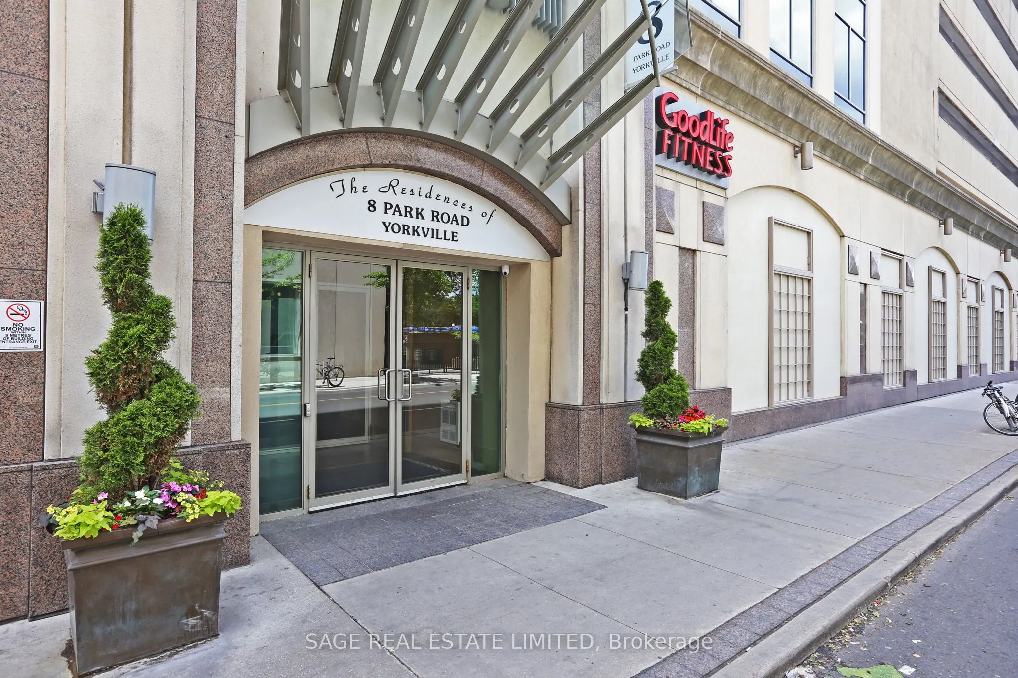 8 Park Road, #3010