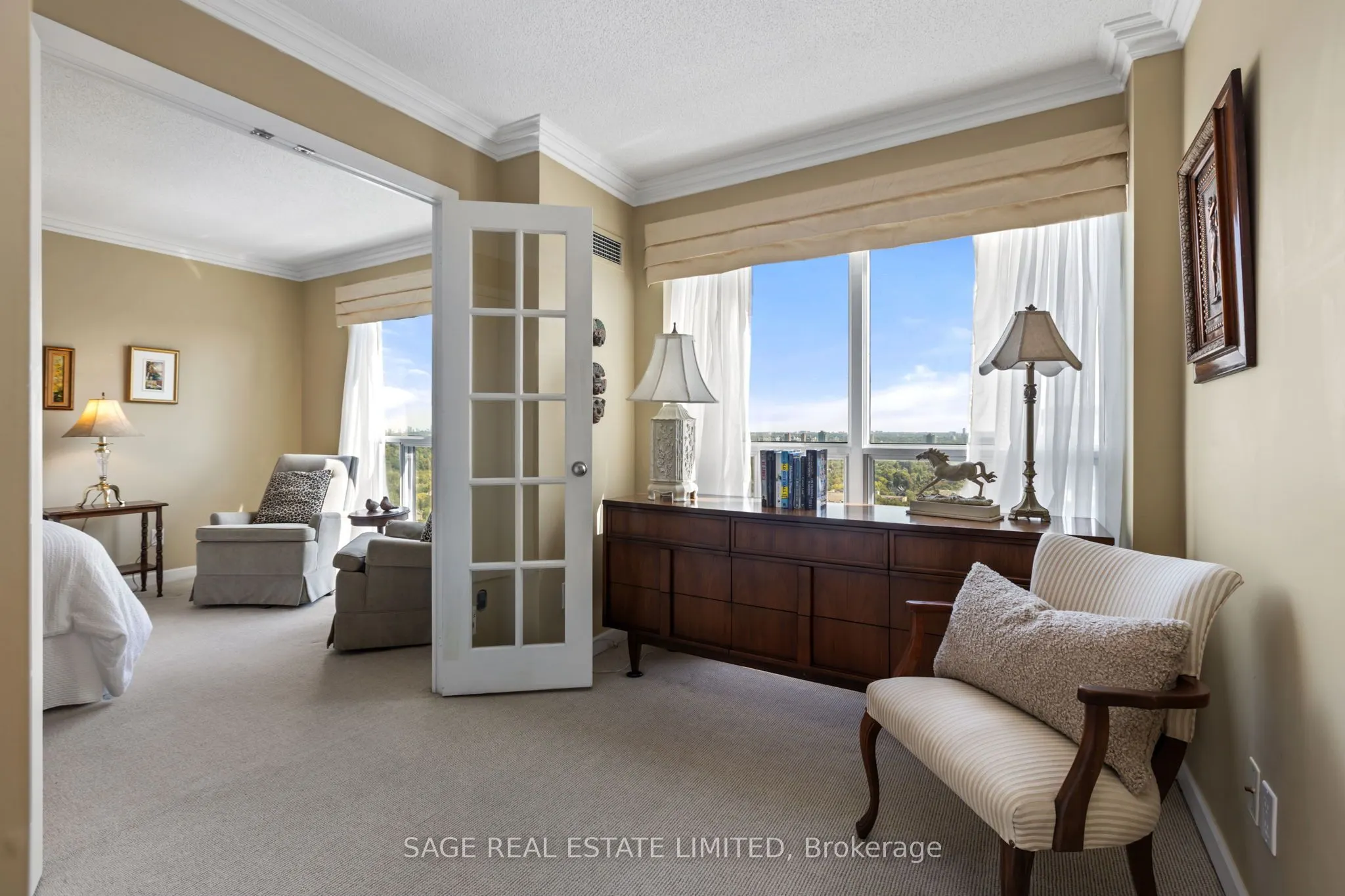 8 Park Road, #3010