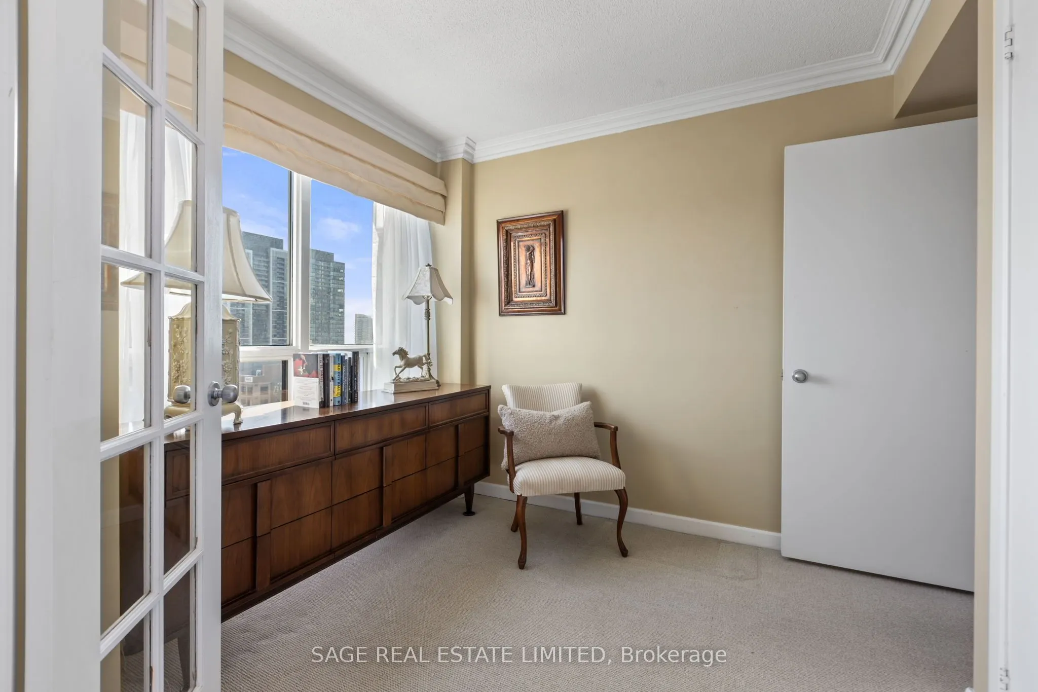 8 Park Road, #3010