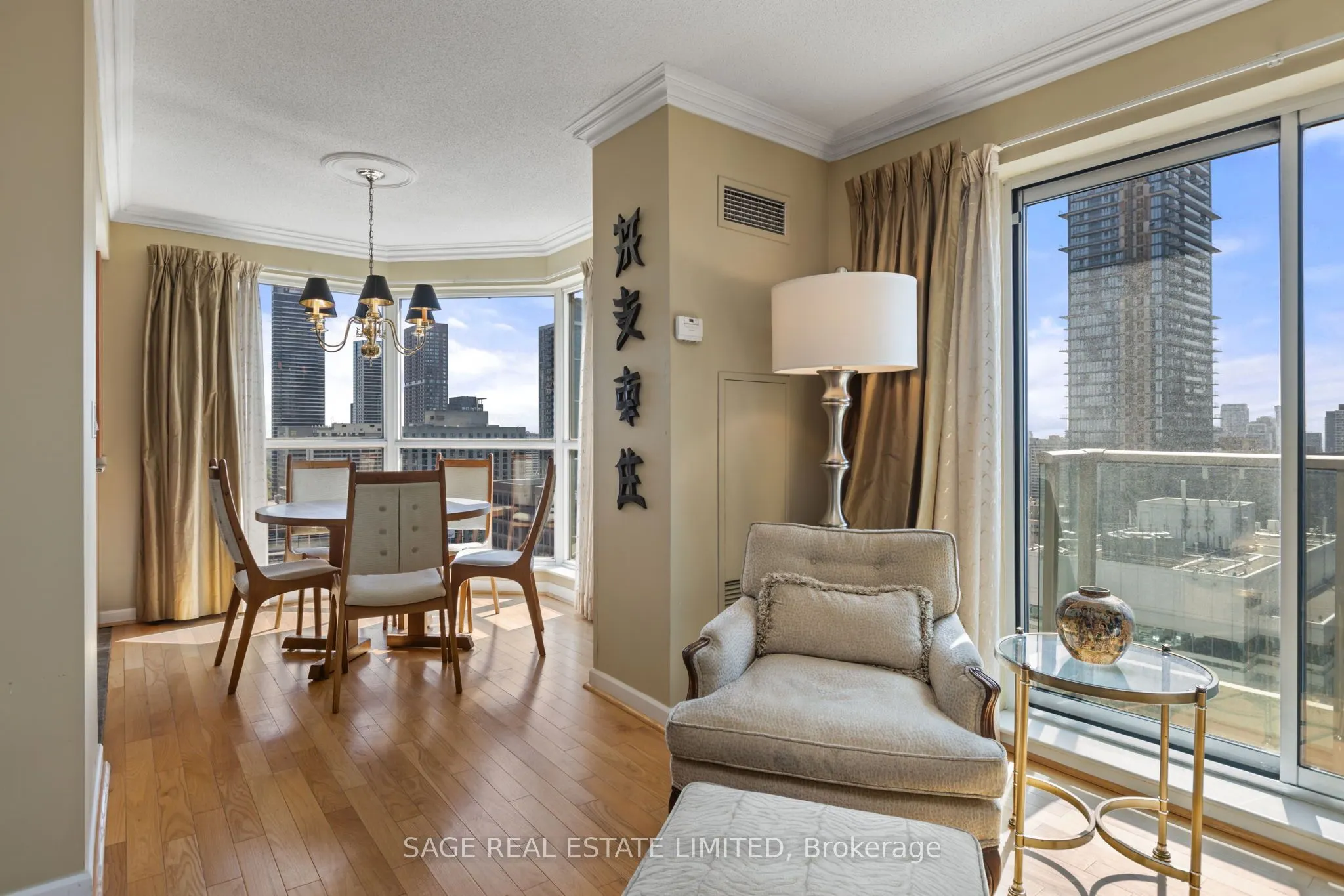 8 Park Road, #3010