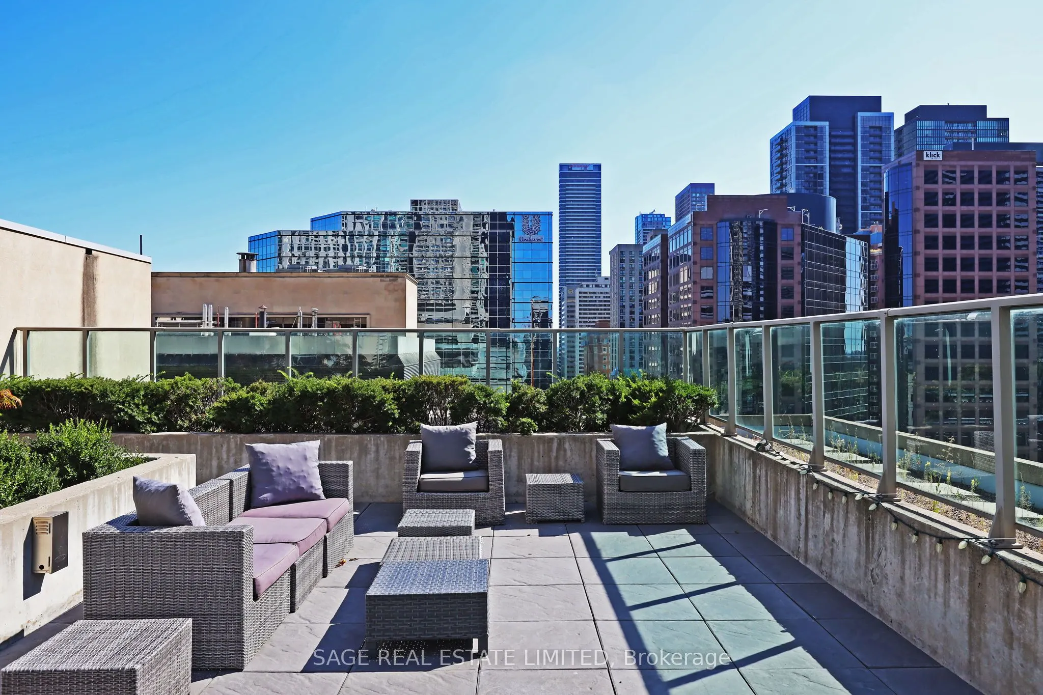 8 Park Road, #3010