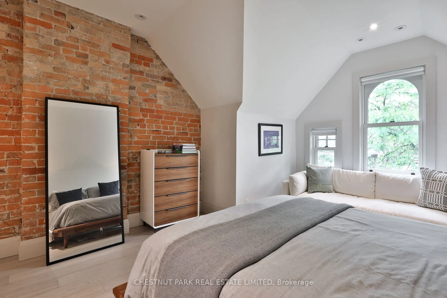 114 Bedford Road, #Upper